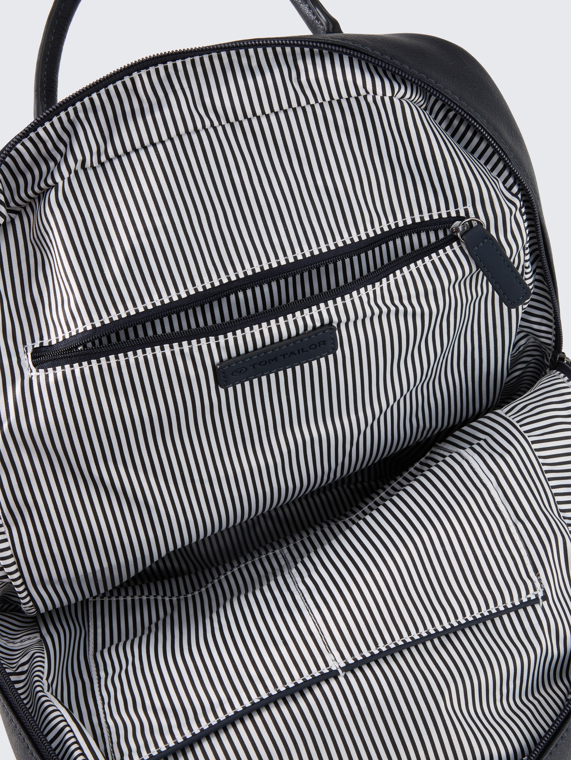 TTGIA L Rucksack aus Lederimitat - dark blue - seitliche Produkt-Ansicht 