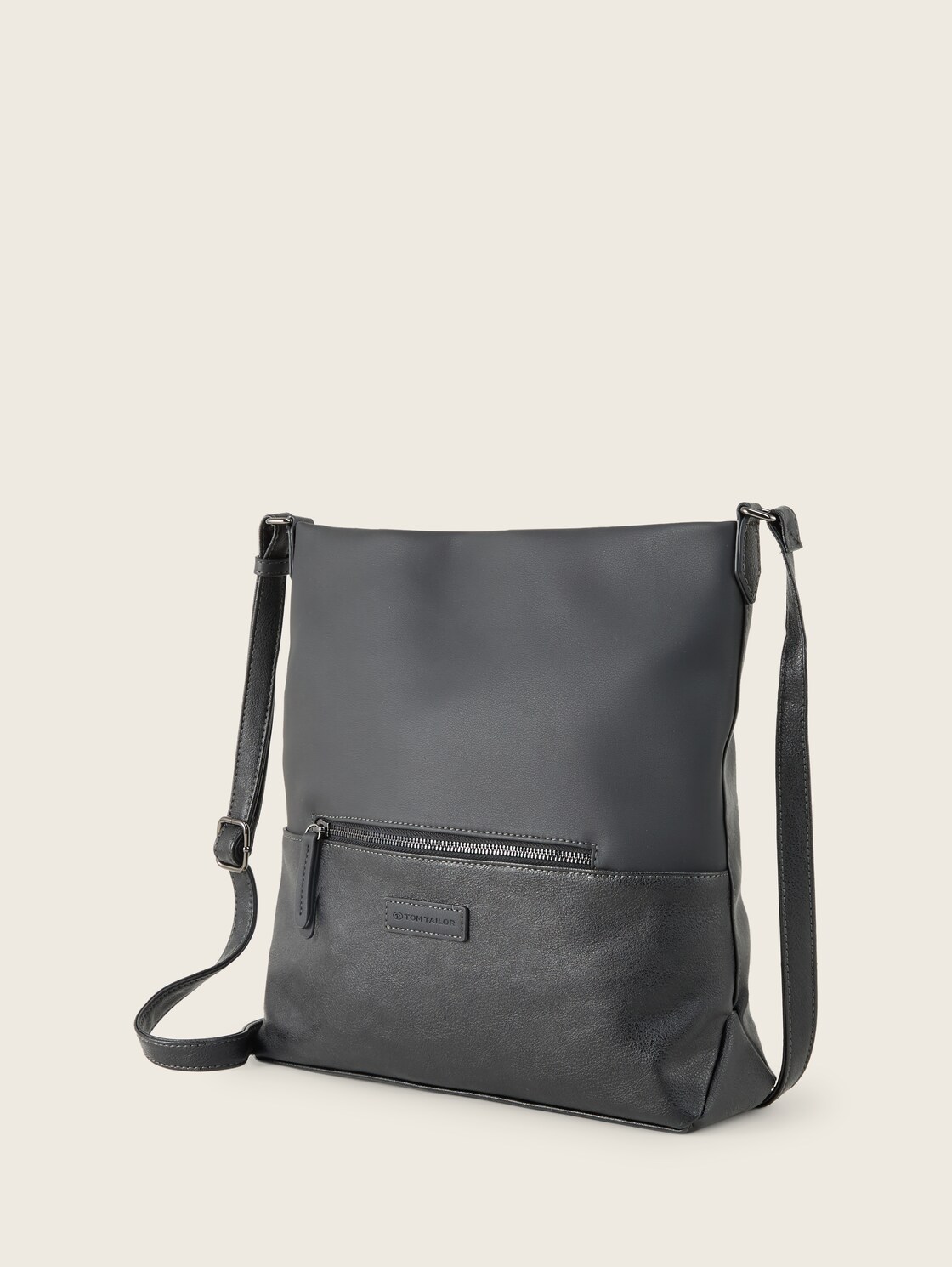 TTGIA M Beuteltasche aus Lederimitat - schwarz / black - seitliche Produkt-Ansicht 