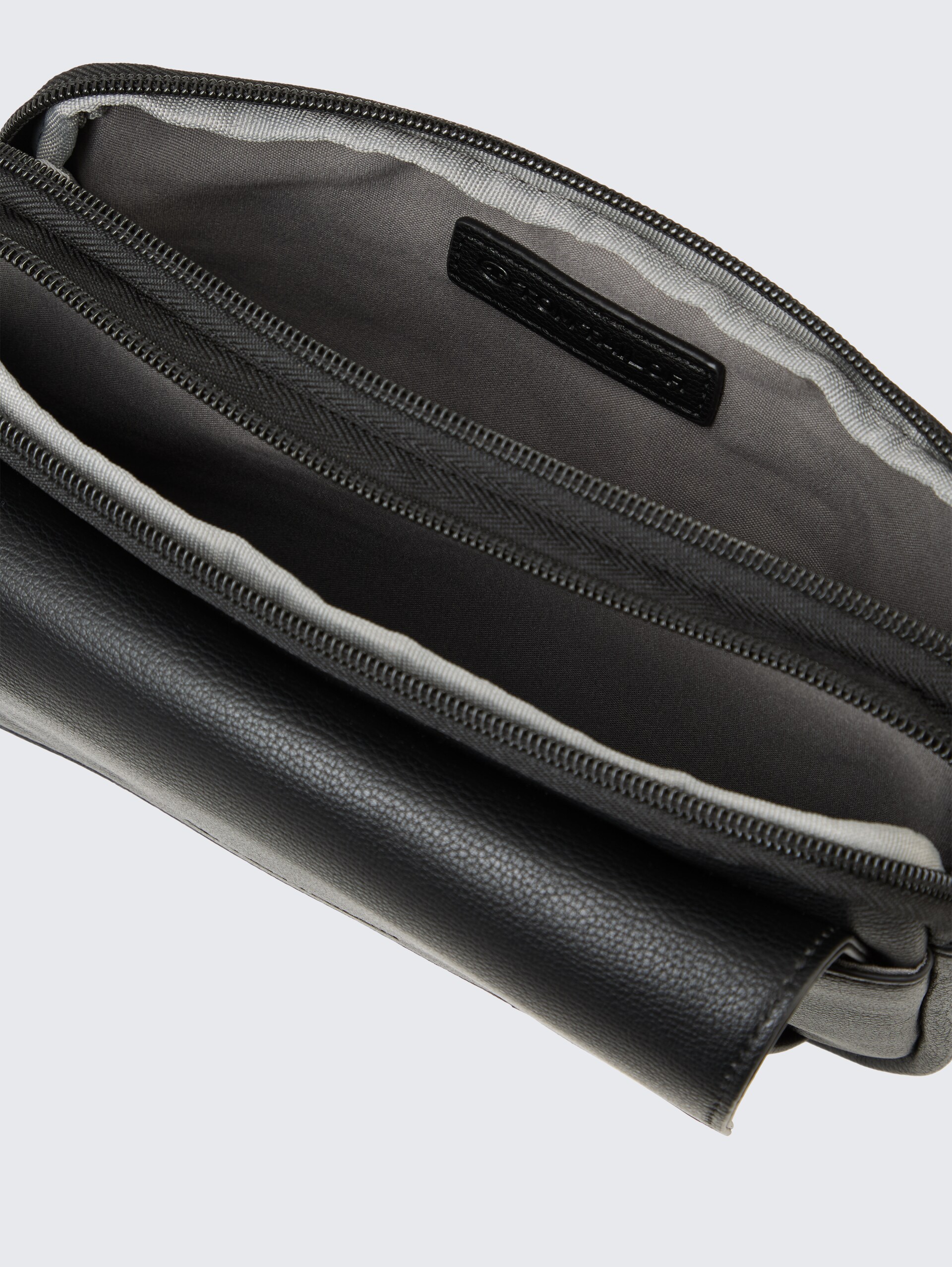 TTTILLY S Umhängetasche mit Umschlag - schwarz / black - seitliche Produkt-Ansicht 