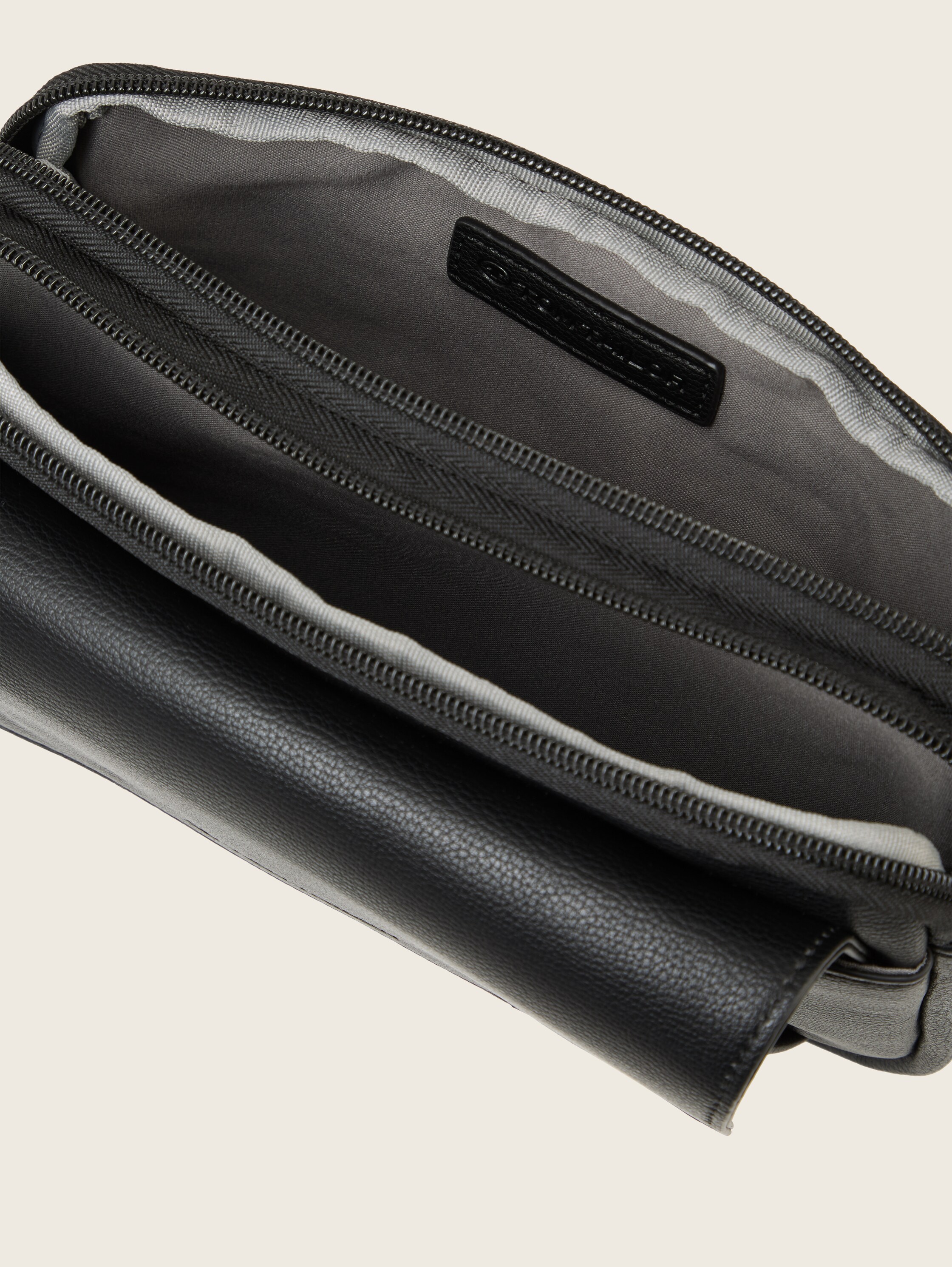 TTTILLY S Sac à bandoulière avec rabat - schwarz / black - vue latérale du produit 