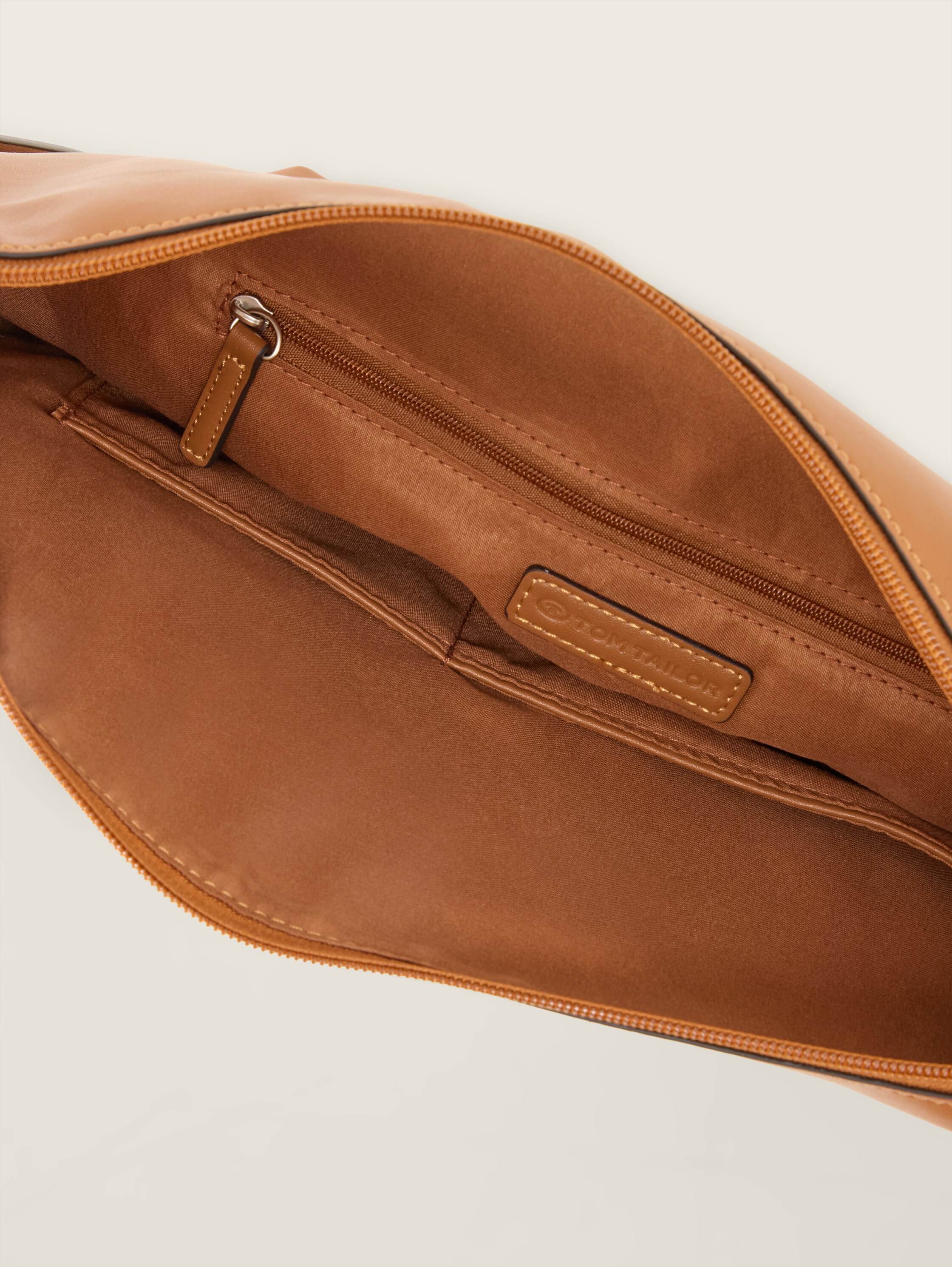 TTMANOLA L Beuteltasche mit Ziernähten - cognac_brandy - 