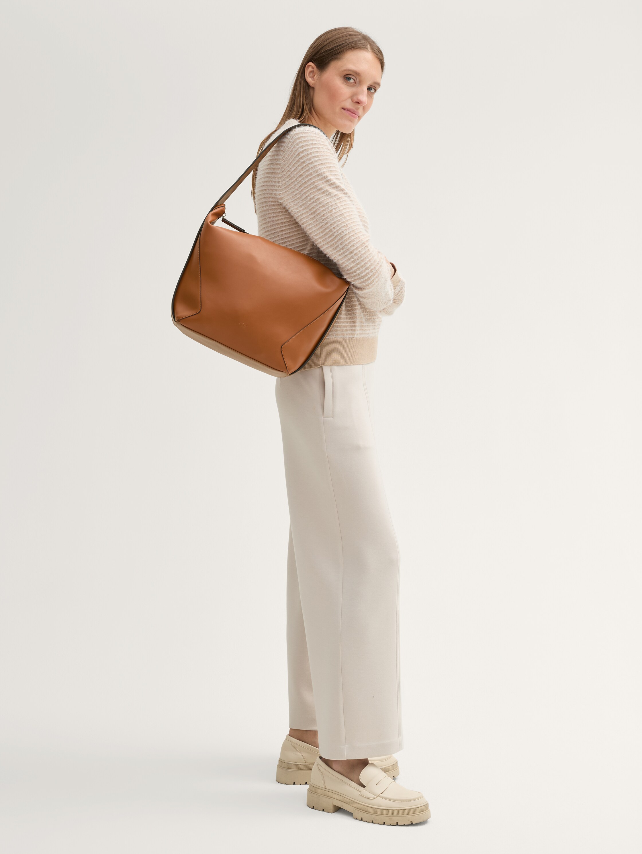 TTMANOLA L Beuteltasche mit Ziernähten - cognac_brandy - 