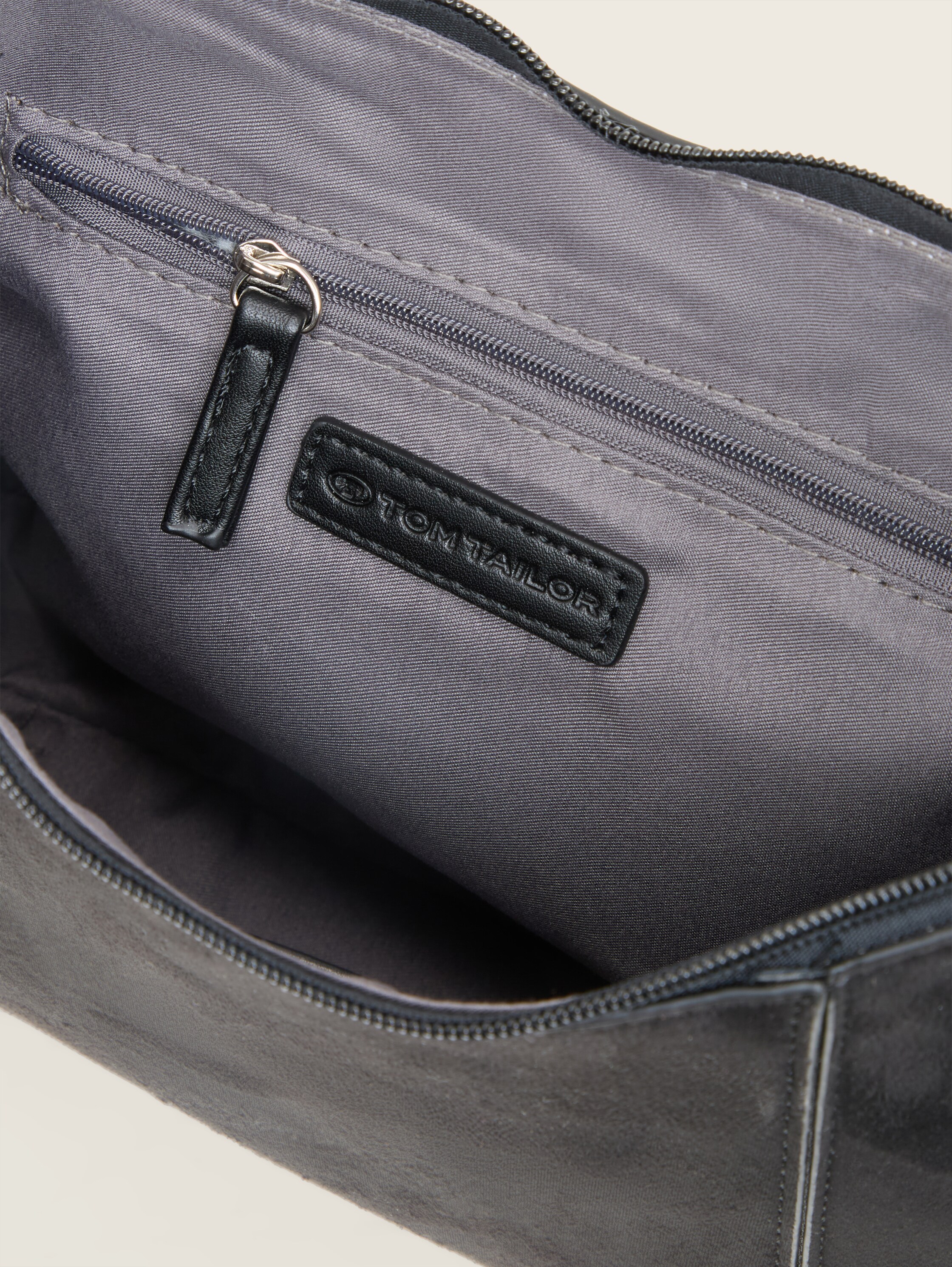 TTPIRA M Beuteltasche mit Velourlederimitat - schwarz_black - 