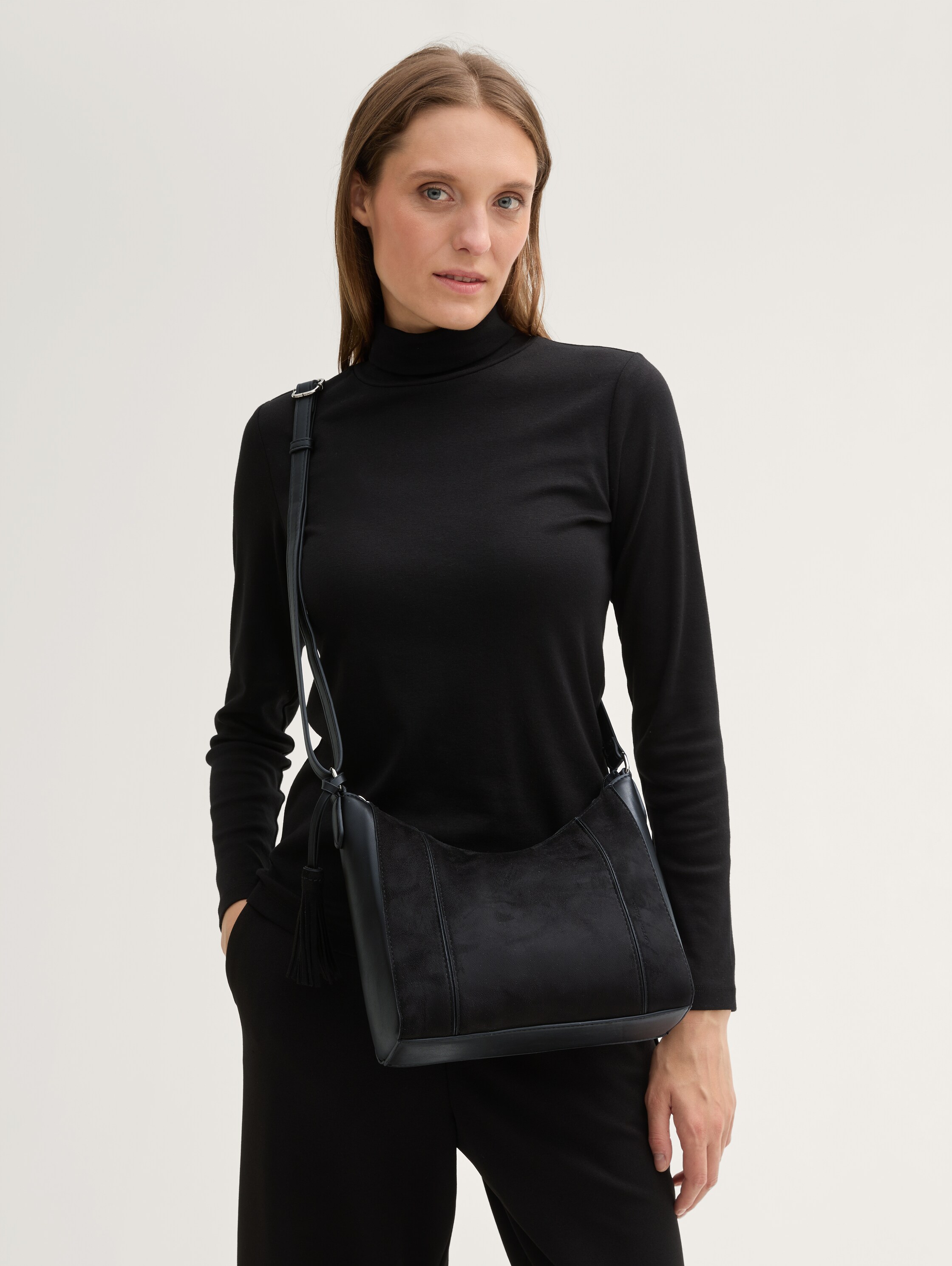 TTPIRA M Beuteltasche mit Velourlederimitat - schwarz_black - 