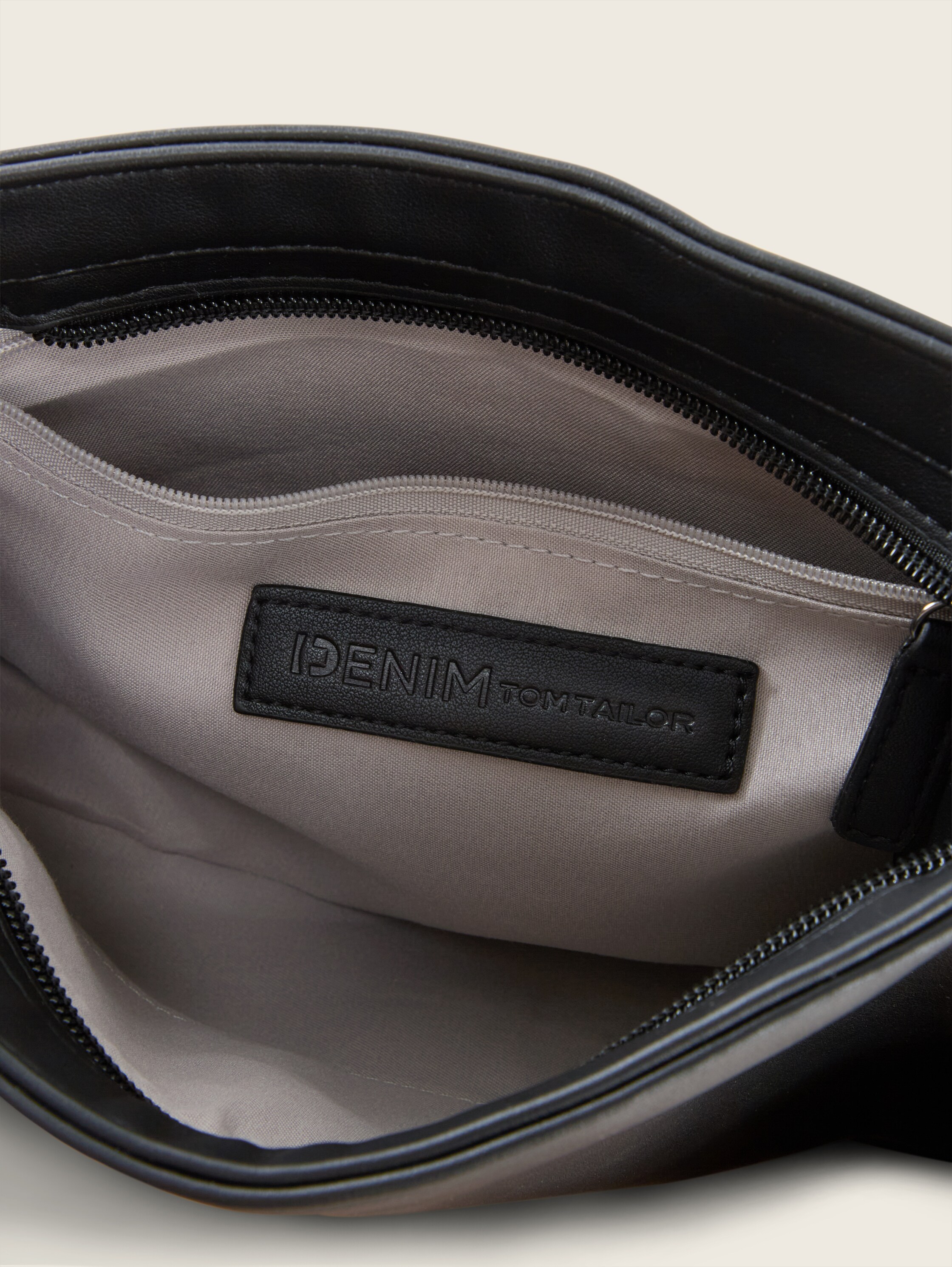 TTBENA Schultertasche mit Logo-Anhänger - schwarz_black - 