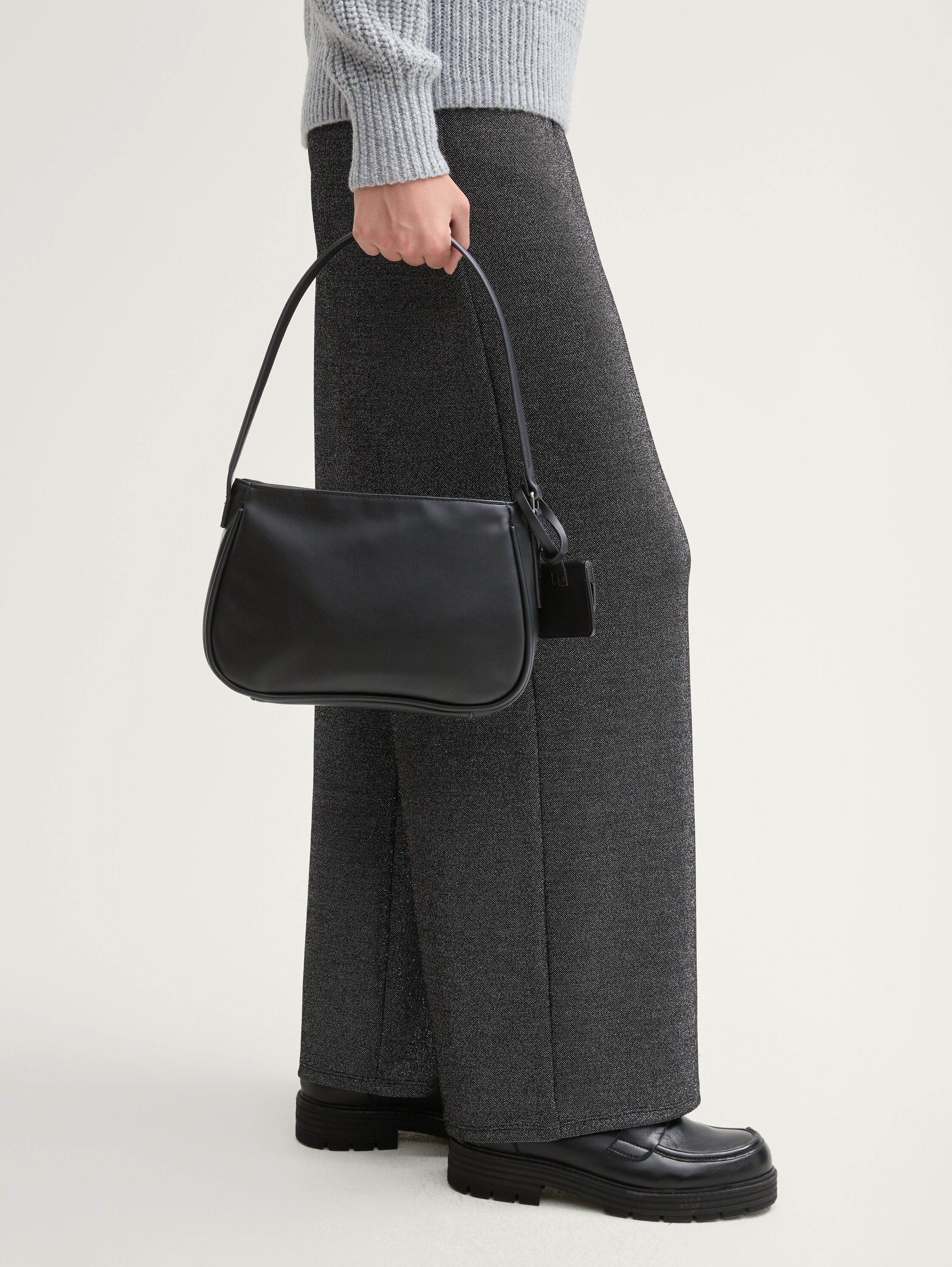 TTBENA Schultertasche mit Logo-Anhänger - schwarz_black - 