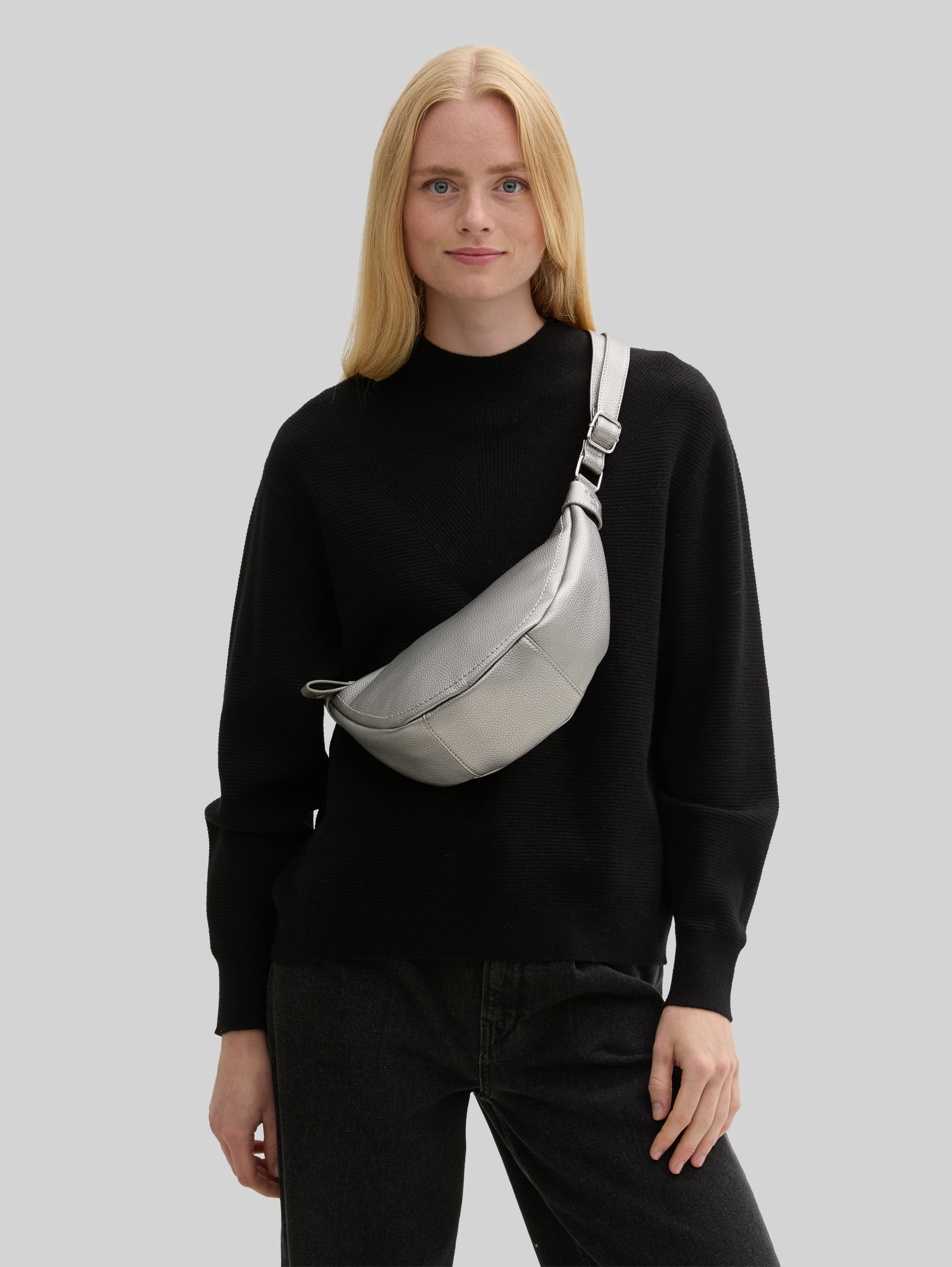 TTLIRIEL M crossbody bag in grey by Tom Tailor