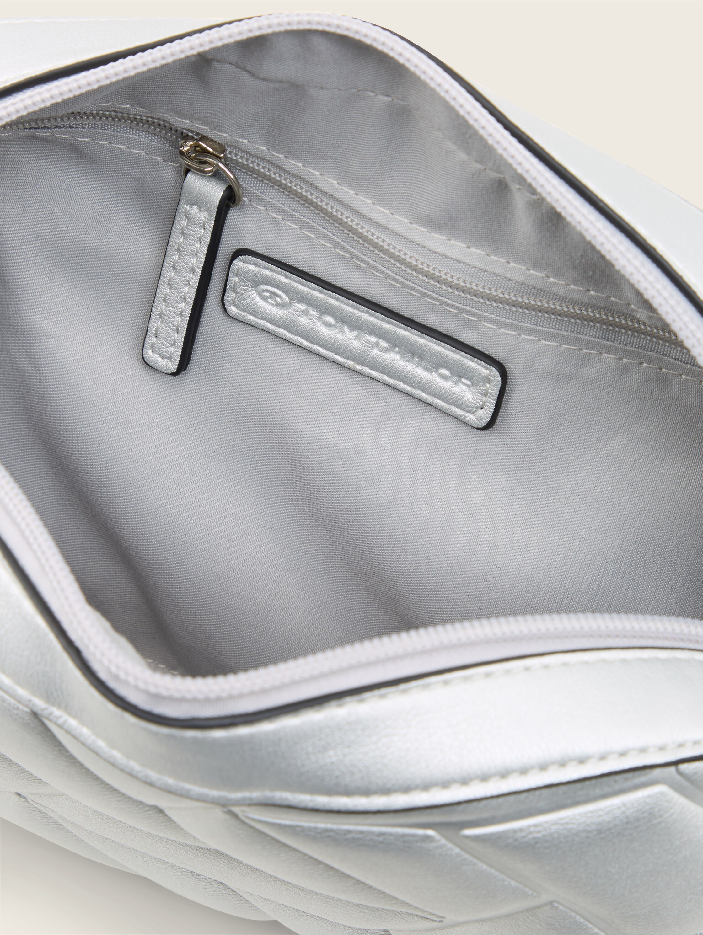 TTAMELA Umhängetasche mit Stepp-Details - silber_silver - 