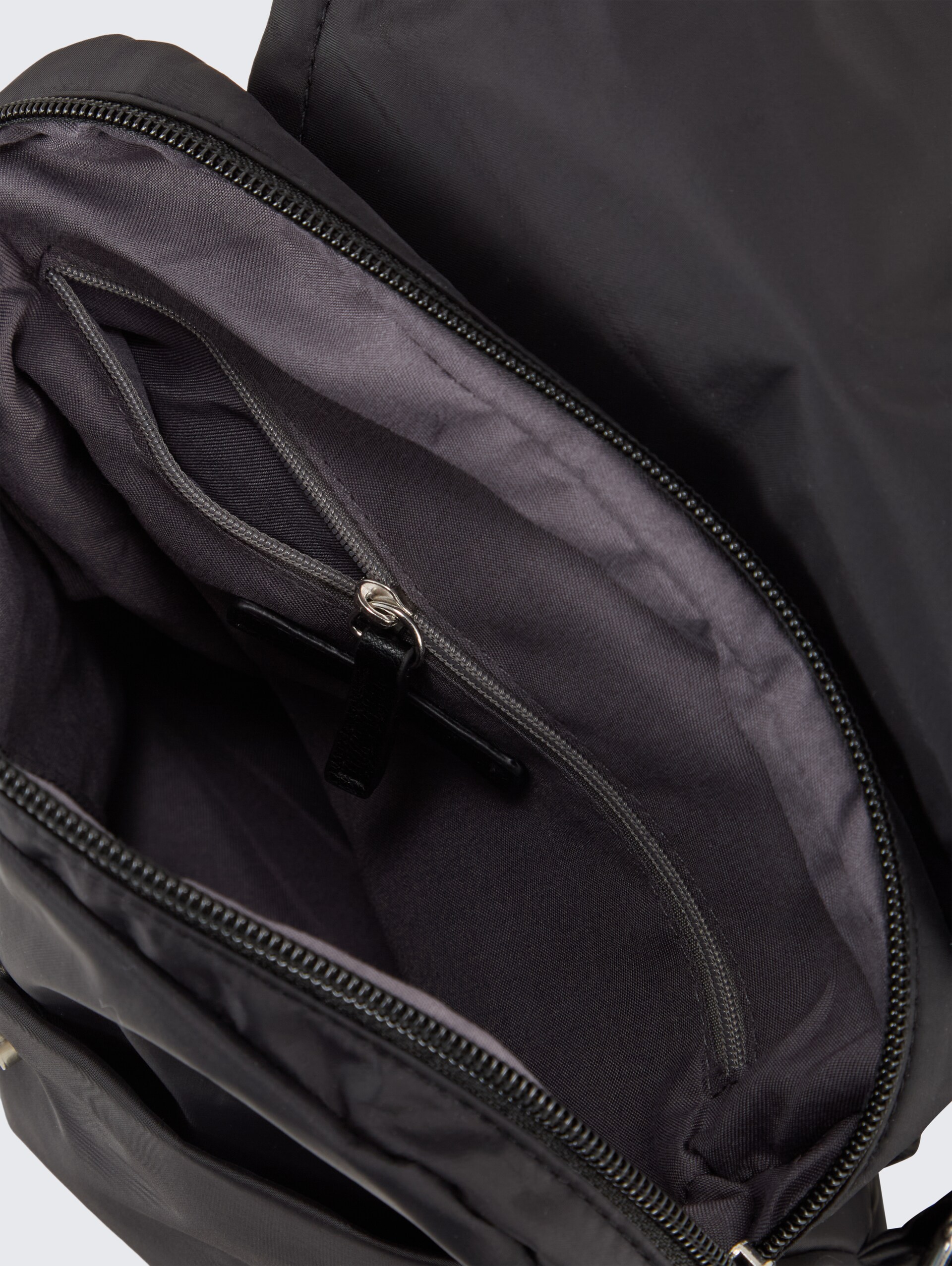TTSANSA M Rucksack mit Überschlag - schwarz / black - seitliche Produkt-Ansicht 