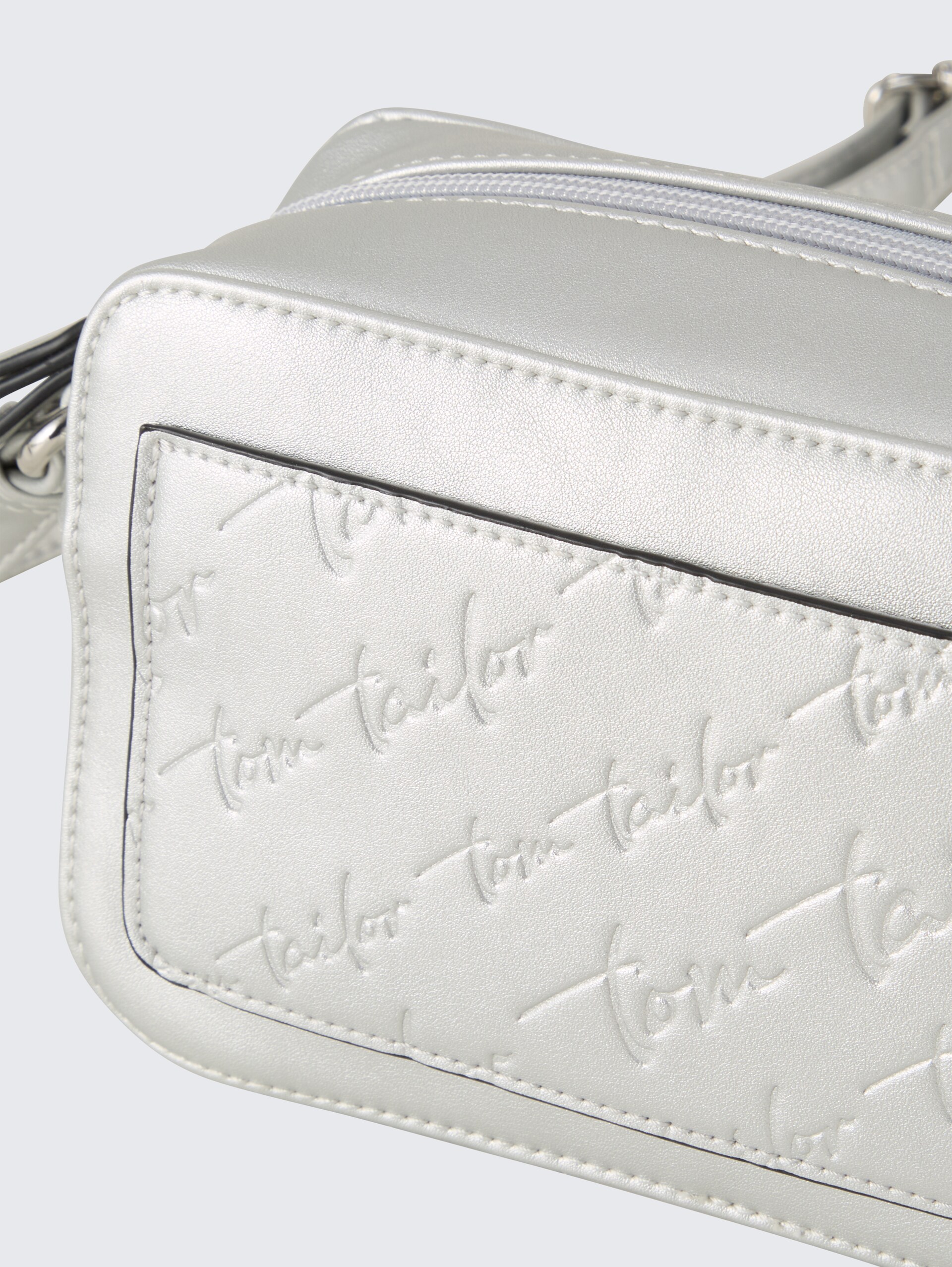 TTWENDI schoudertas met reliëflogo - silber / silver - zijaanzicht product 