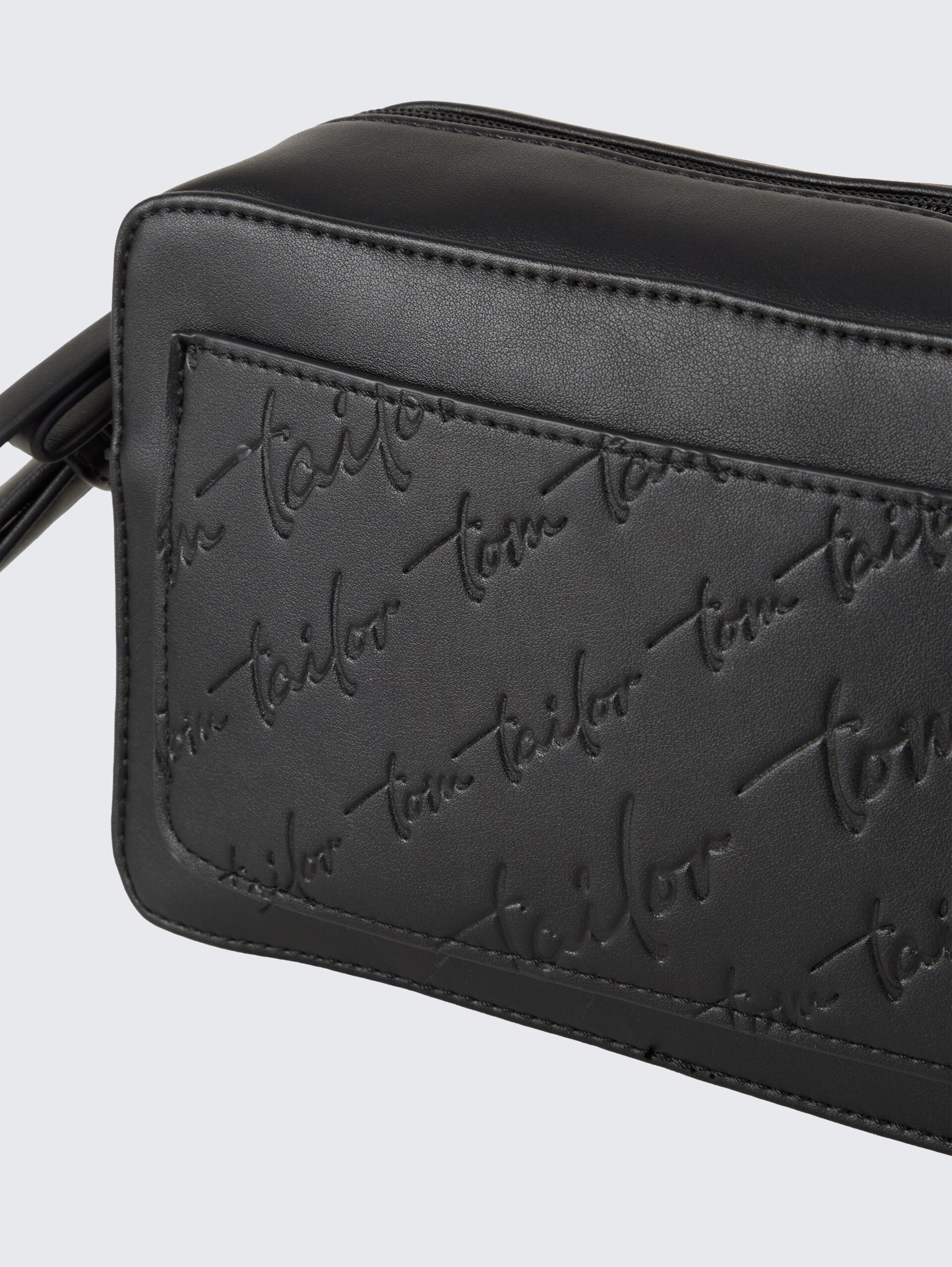 TTWENDI Umhängetasche mit Logo-Prägung - schwarz / black - seitliche Produkt-Ansicht 