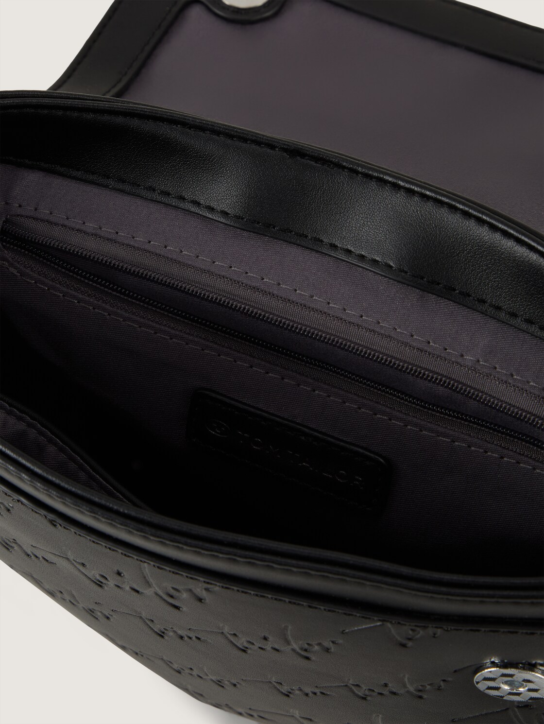 TTWENDI Umhängetasche mit Umschlag und Logo-Prägung - schwarz / black - seitliche Produkt-Ansicht 