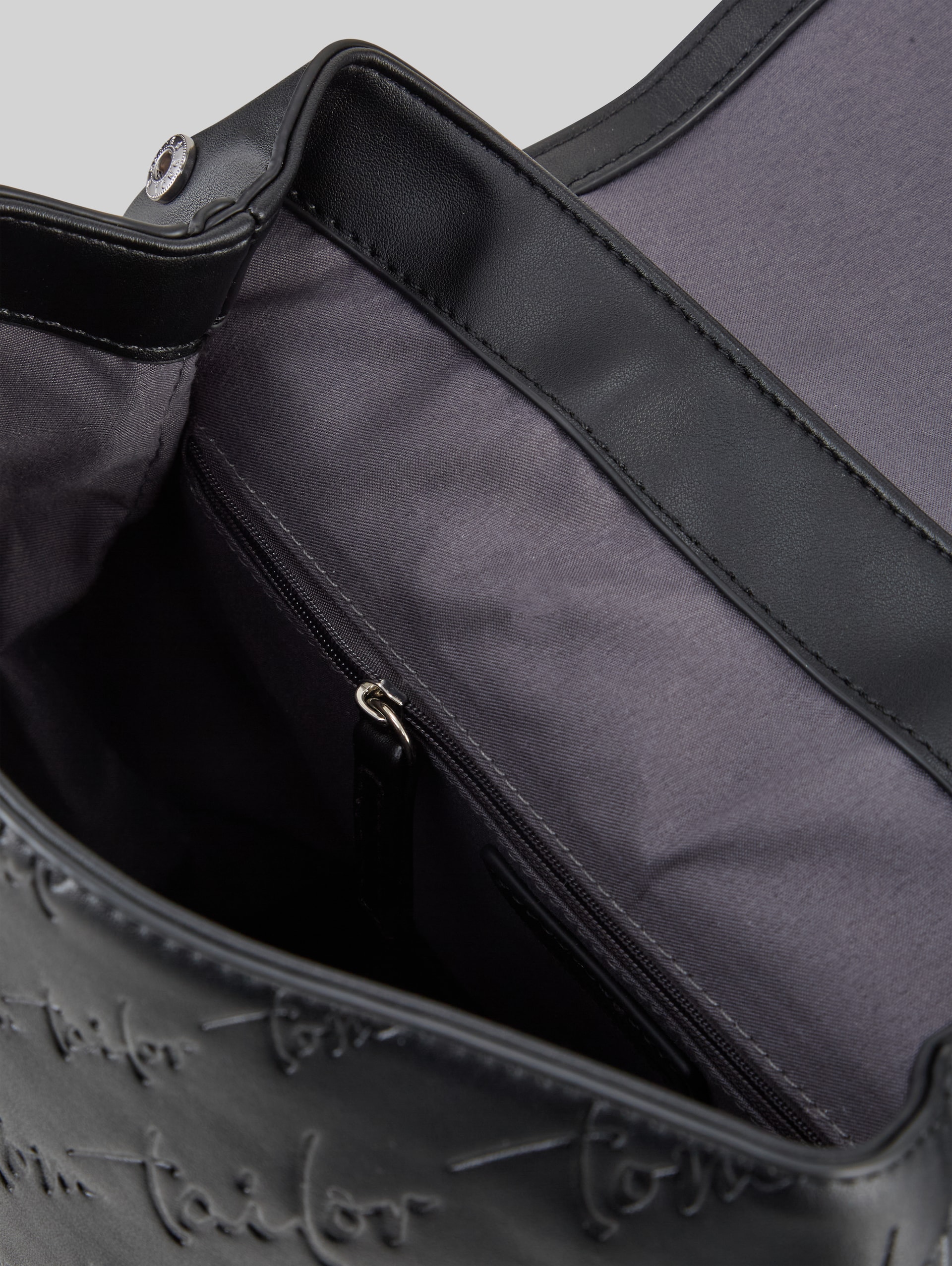 TTWENDI M backpack in faux leather with embossed logo - schwarz / black - side product view 