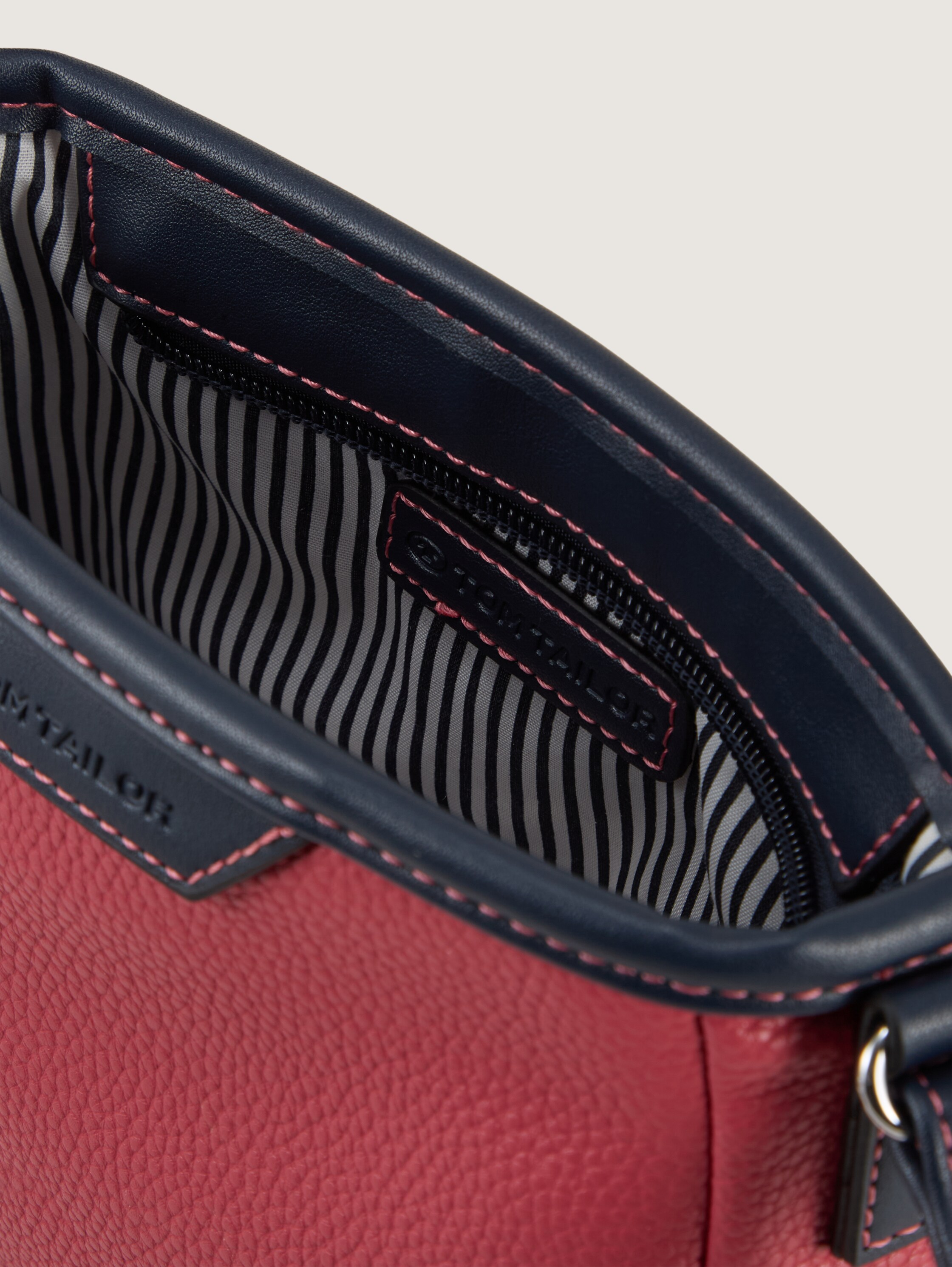 TTLEORA XS Umhängetasche - boysenberry - 