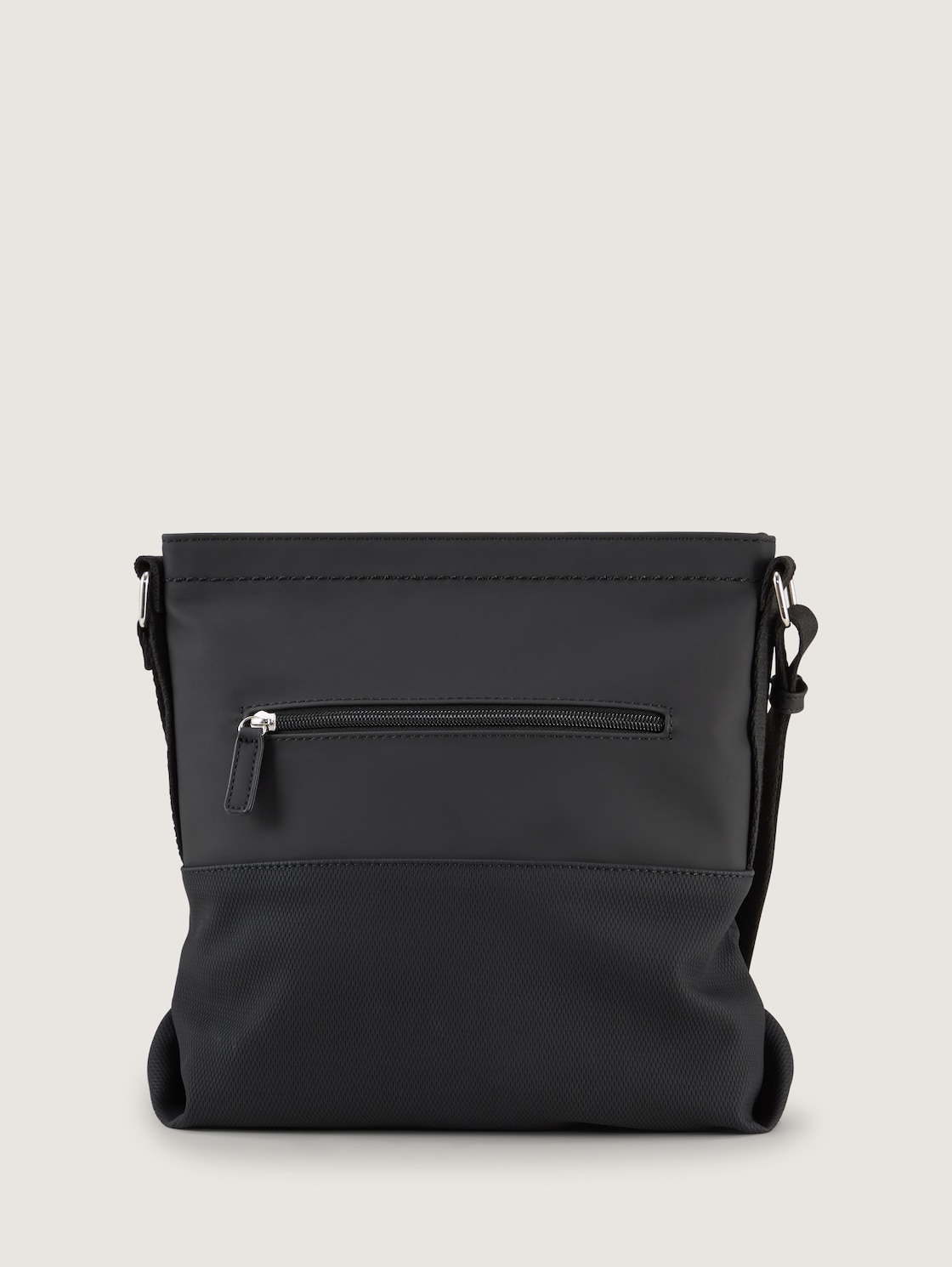 TTERIN M Umhängetasche aus Lederimitat - schwarz / black - Produkt-Rückansicht