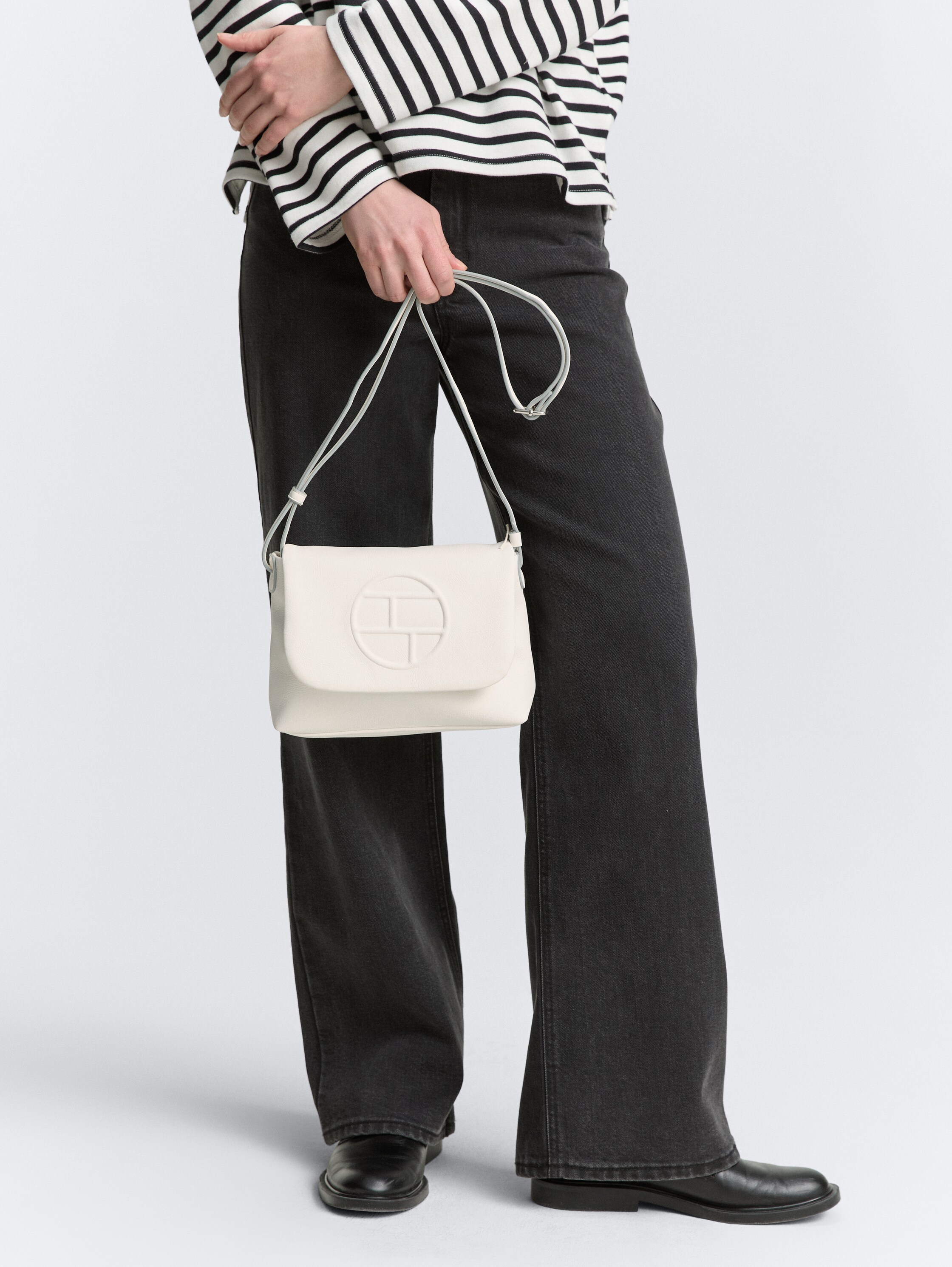 TTROSABEL M Umhängetasche mit Umschlag und Logo-Prägung - white_1 - 