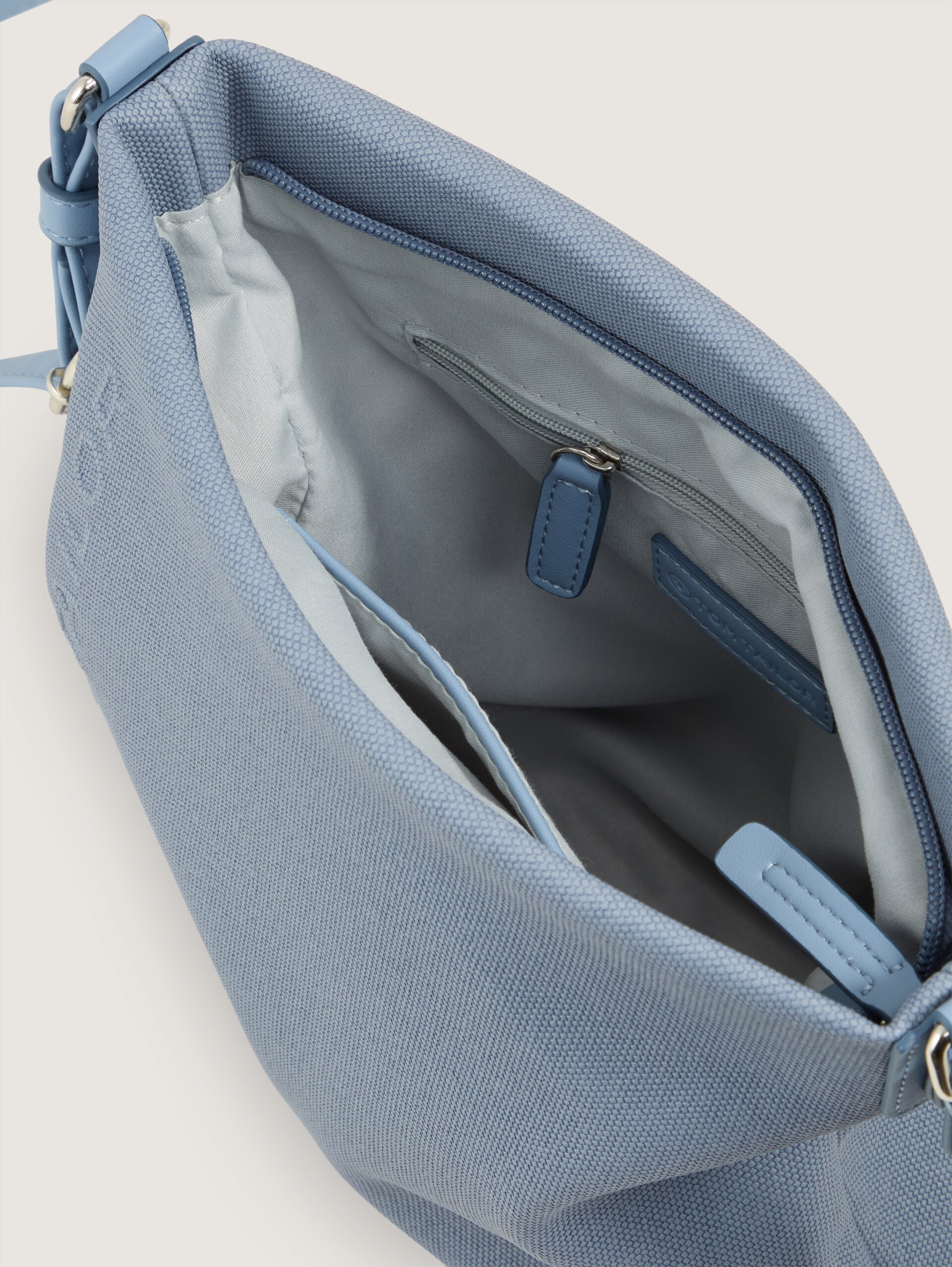 TTROSA S Umhängetasche in Canvas-Optik - mid blue - seitliche Produkt-Ansicht 