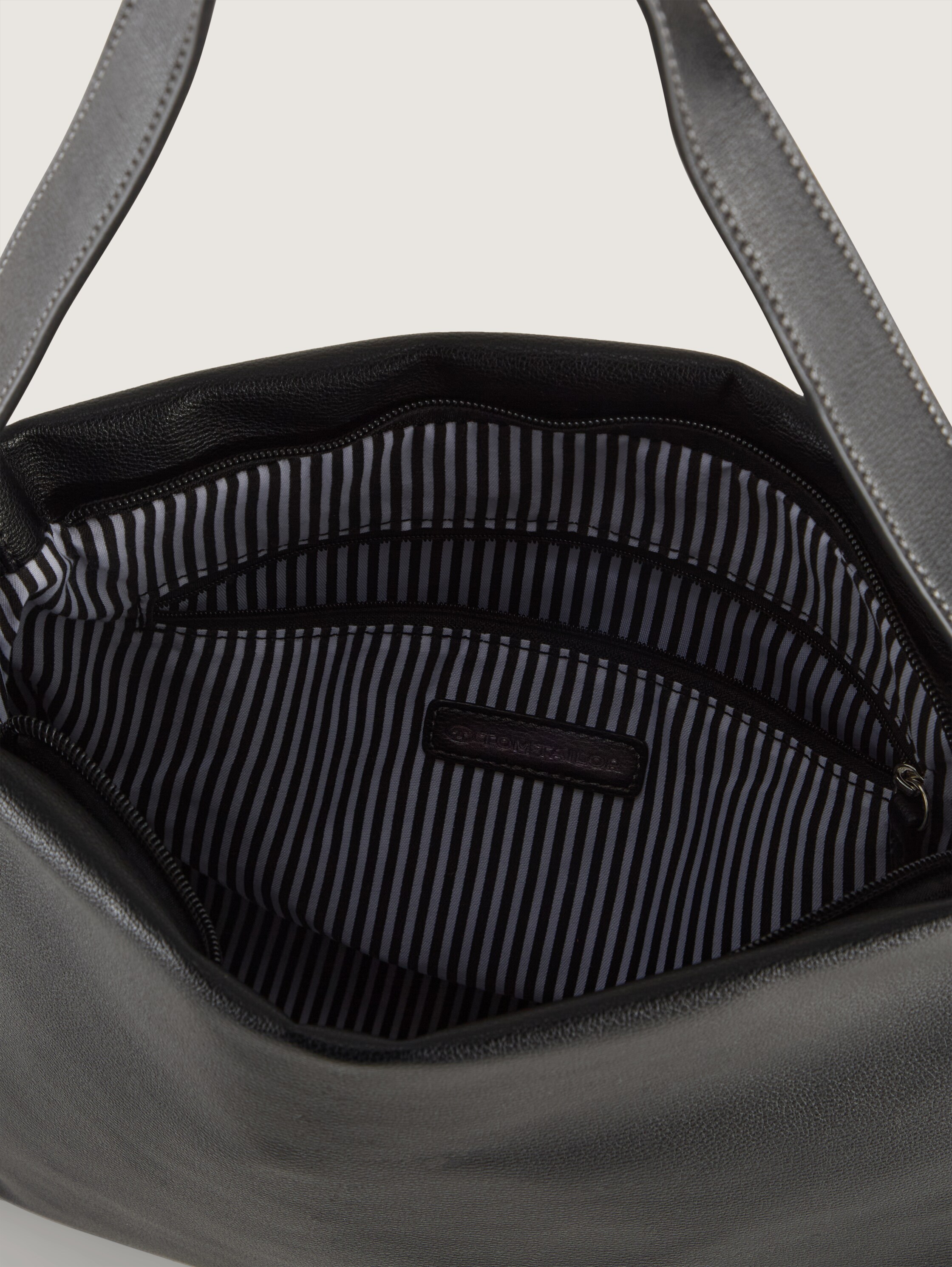 TTYUMA M Beuteltasche mit Logo-Prägung - schwarz_black - 