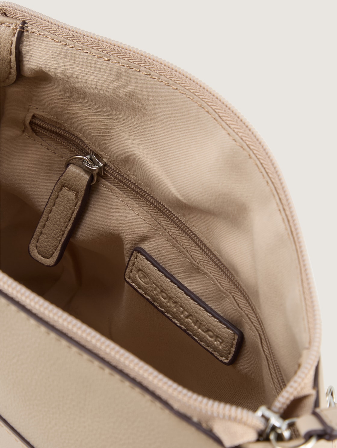 TTAMARIS S Umhängetasche mit Kontrastnähten - taupe / taupe - seitliche Produkt-Ansicht 