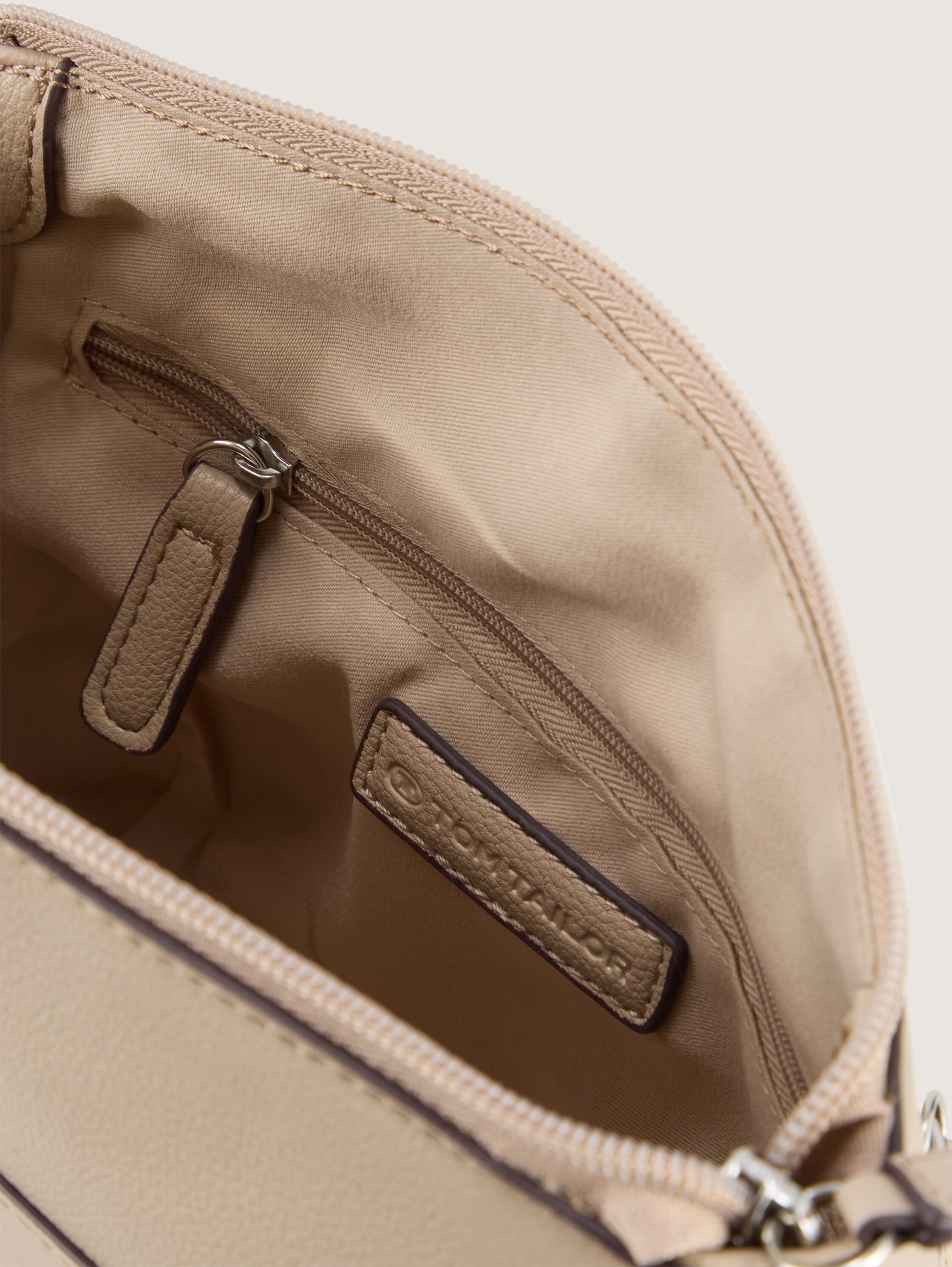 TTAMARIS S Umhängetasche mit Kontrastnähten - taupe_taupe - 