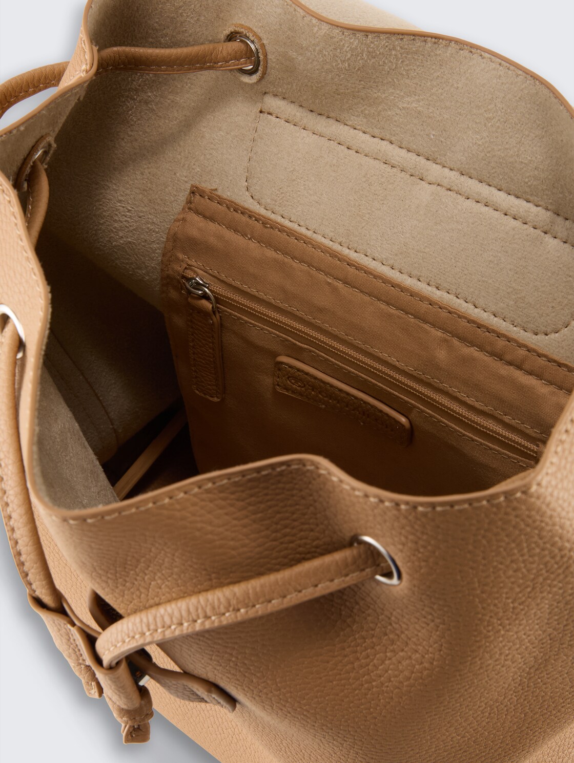 TTFILIPA M Rucksack mit Umschlag und Magnetverschluss - camel / camel nature - seitliche Produkt-Ansicht 