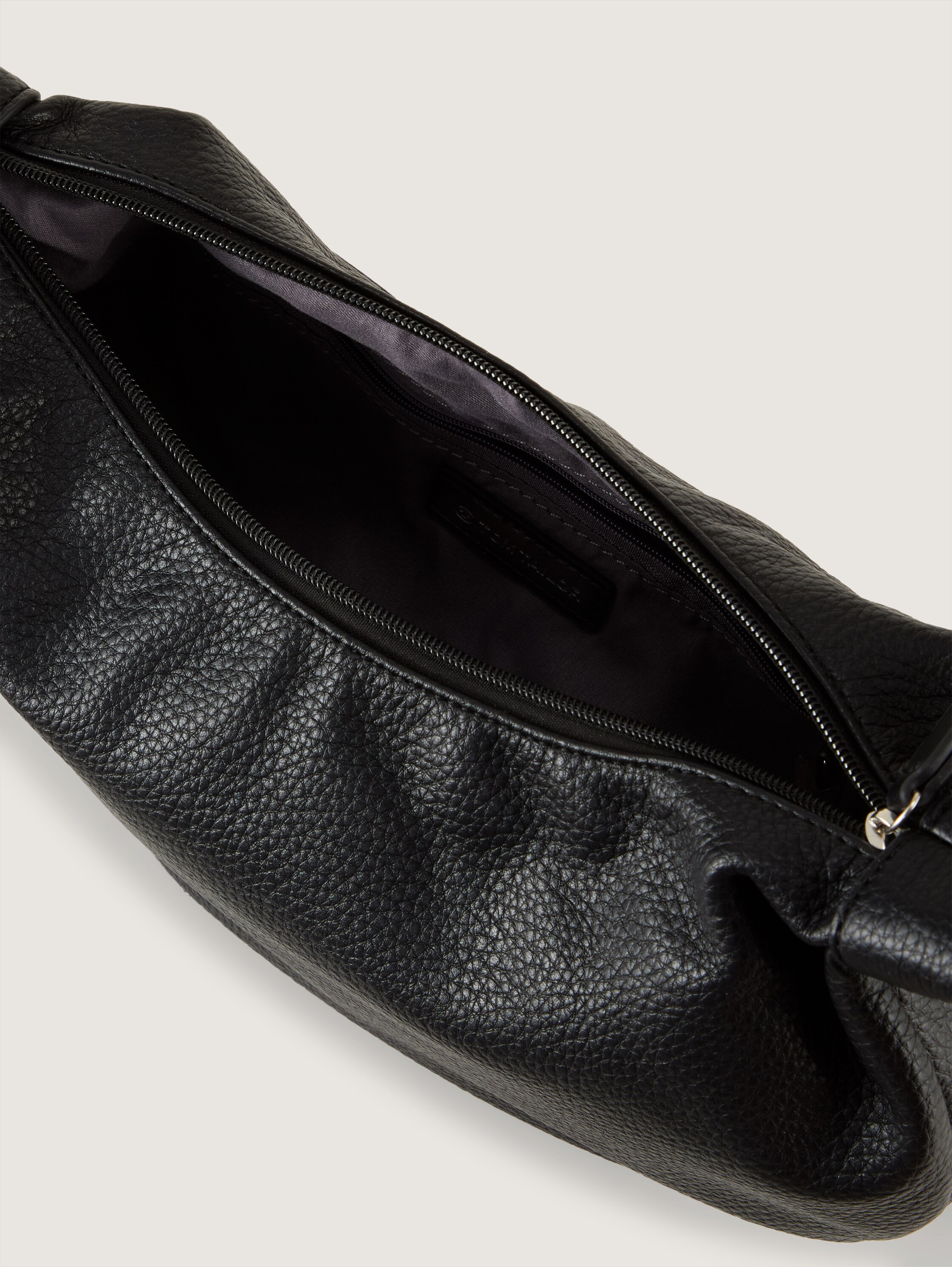 TTLILIANA M Umhängetasche mit kleiner Logo-Prägung - schwarz_black - 