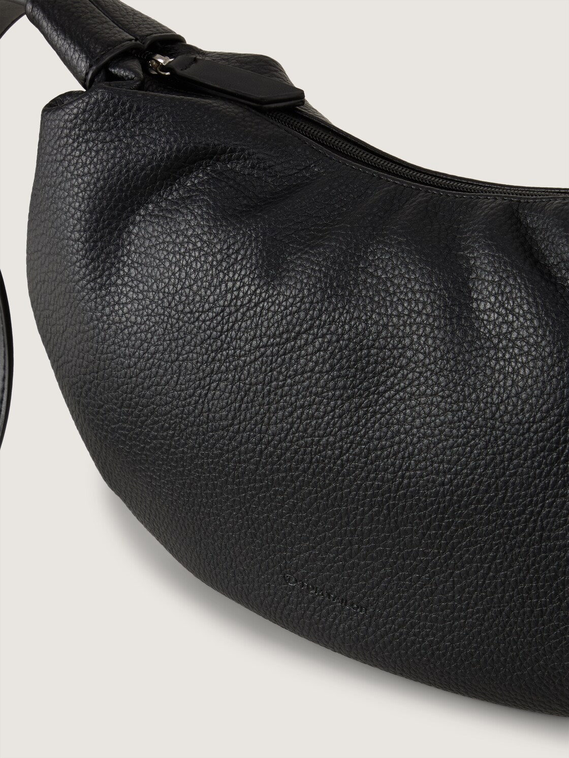 TTLILIANA M Umhängetasche mit kleiner Logo-Prägung - schwarz / black - seitliche Produkt-Ansicht 