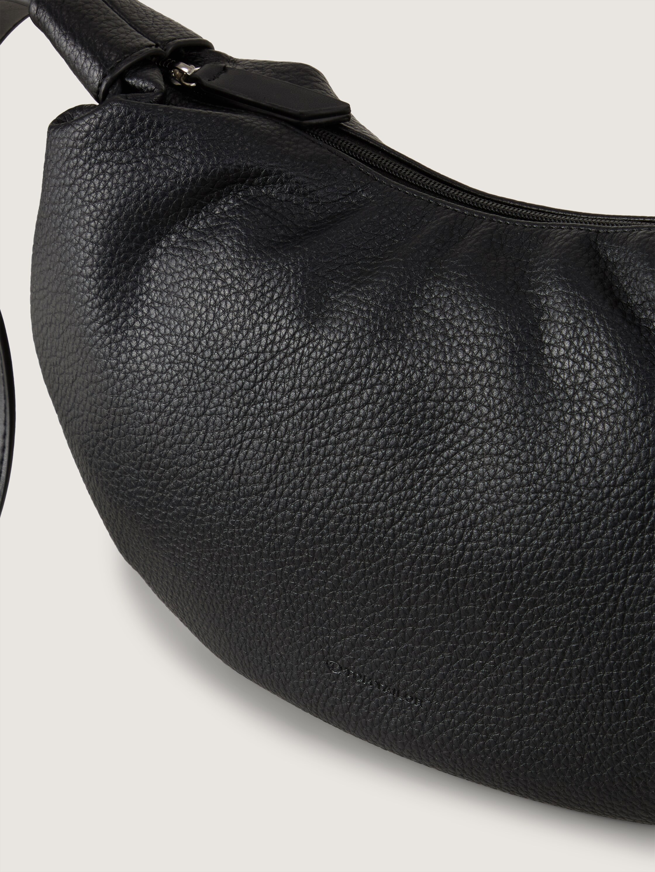 TTLILIANA M Umhängetasche mit kleiner Logo-Prägung - schwarz_black - 