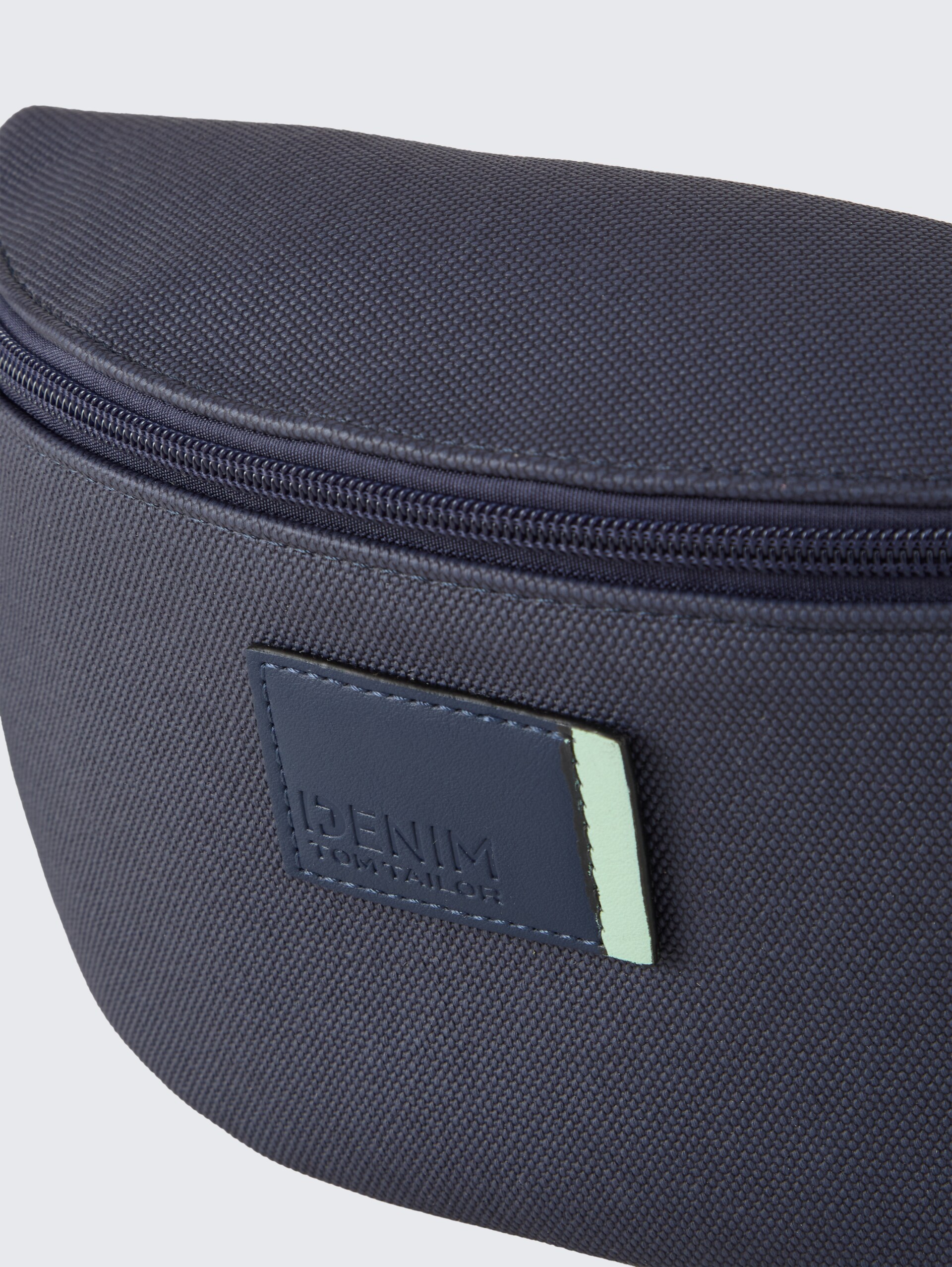 TTROSIE Gürteltasche mit Logo-Badge - dark blue - seitliche Produkt-Ansicht 