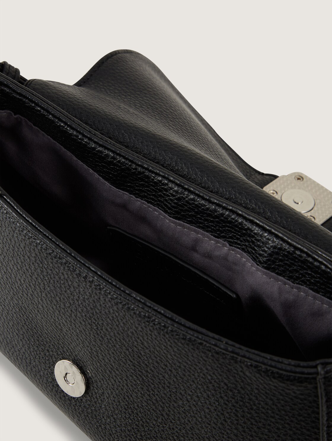 TTENNA S Umhängetasche mit Umschlag - schwarz / black - seitliche Produkt-Ansicht 