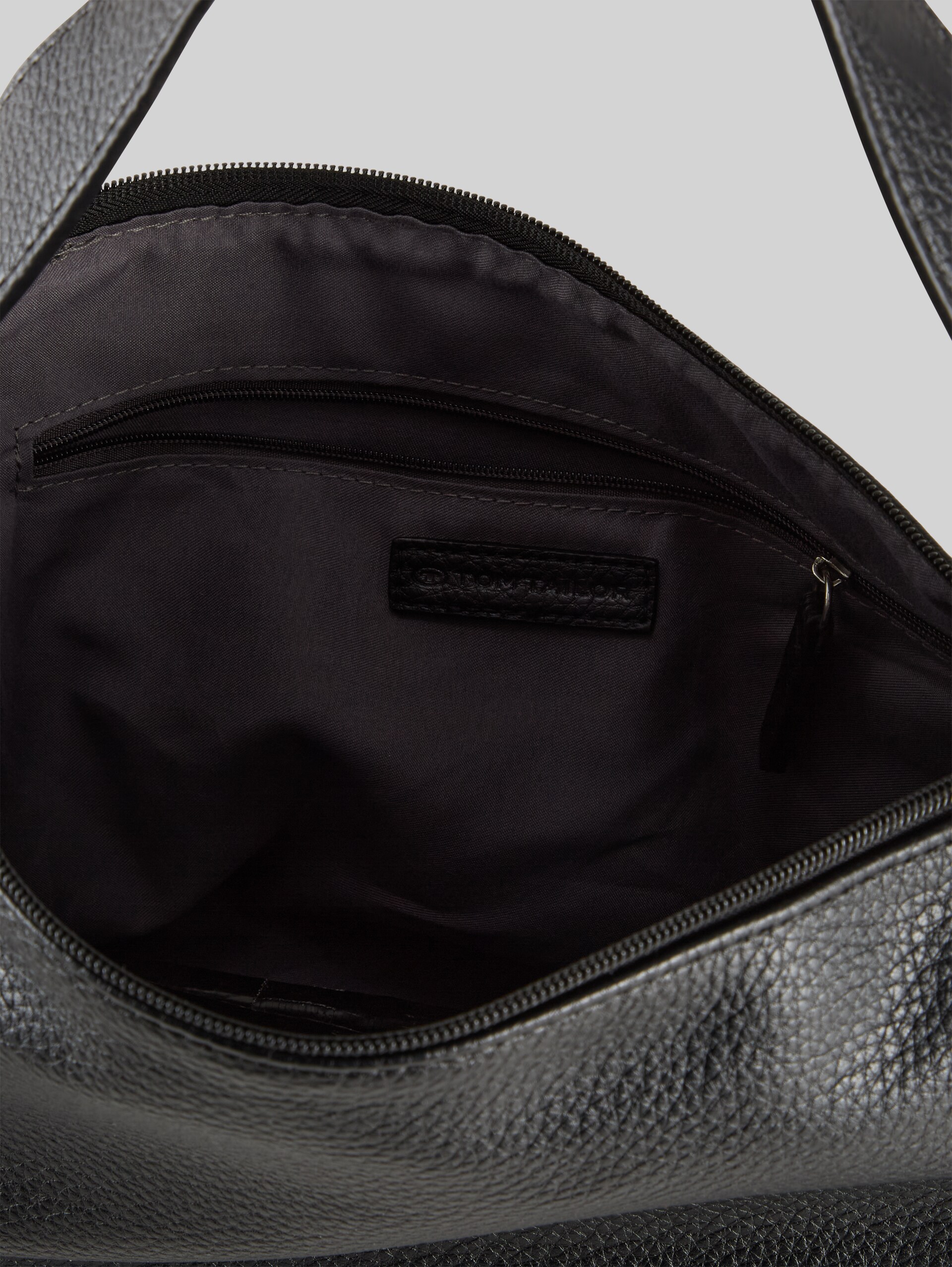 TTLISSI shoulder bag with discreet embossed logo - schwarz / black - side product view 
