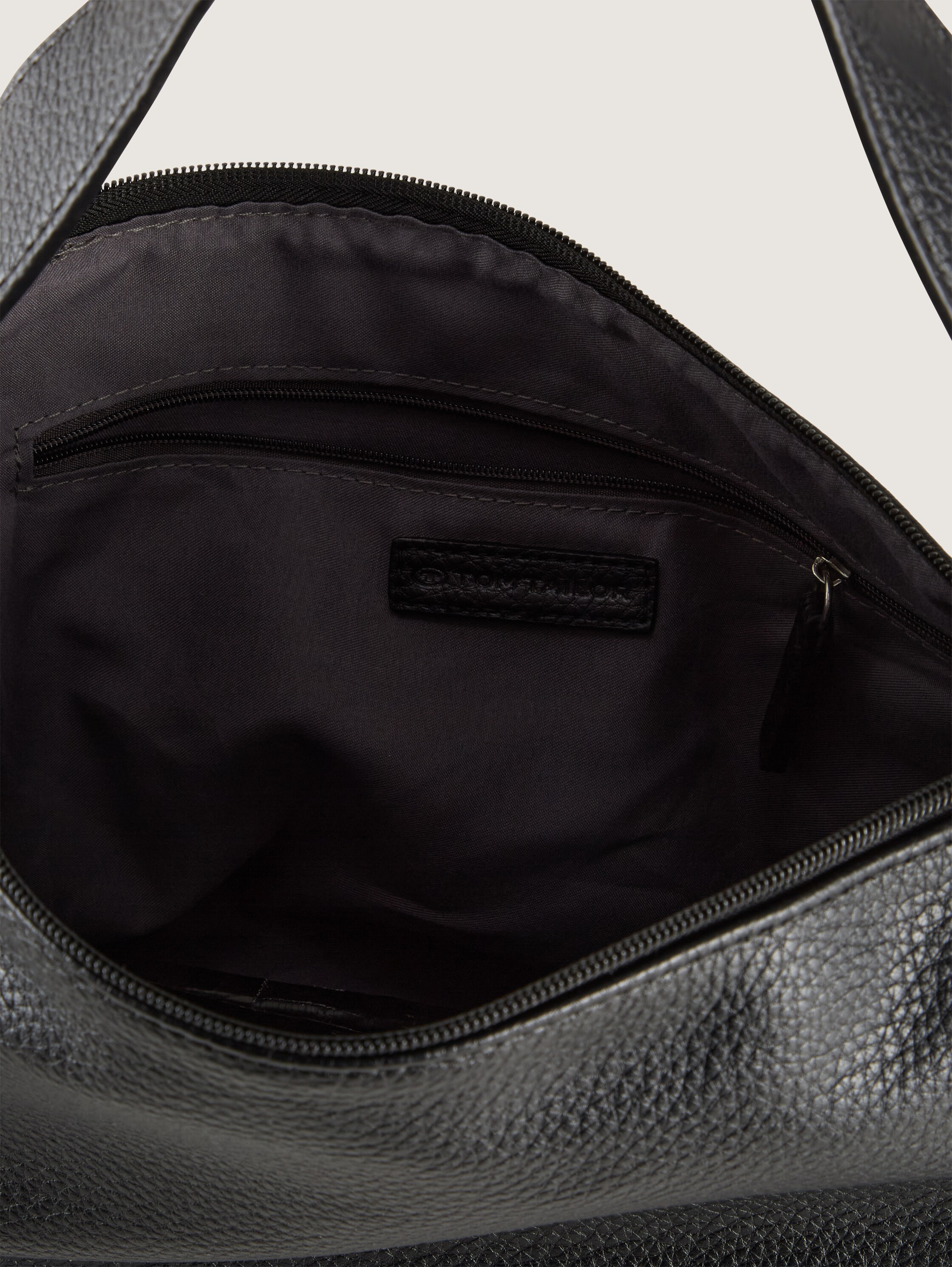 TTLISSI Umhängetasche mit dezenter Logo-Prägung - im_hain_29 - 