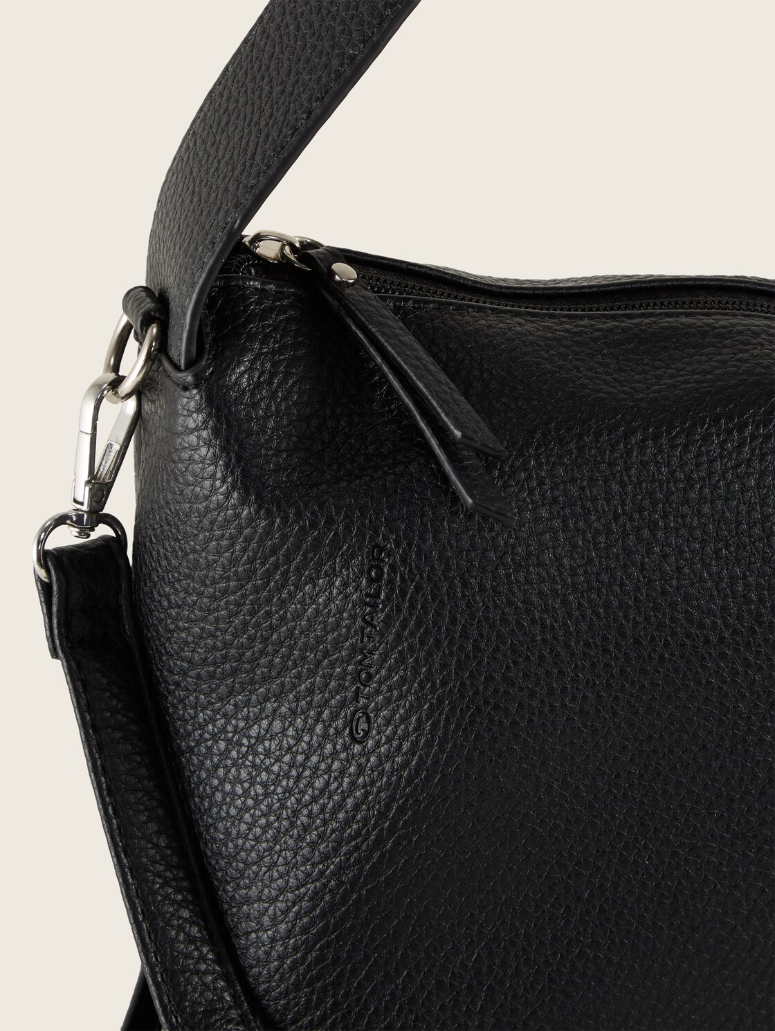 TTLISSI Umhängetasche mit dezenter Logo-Prägung - schwarz / black - seitliche Produkt-Ansicht 