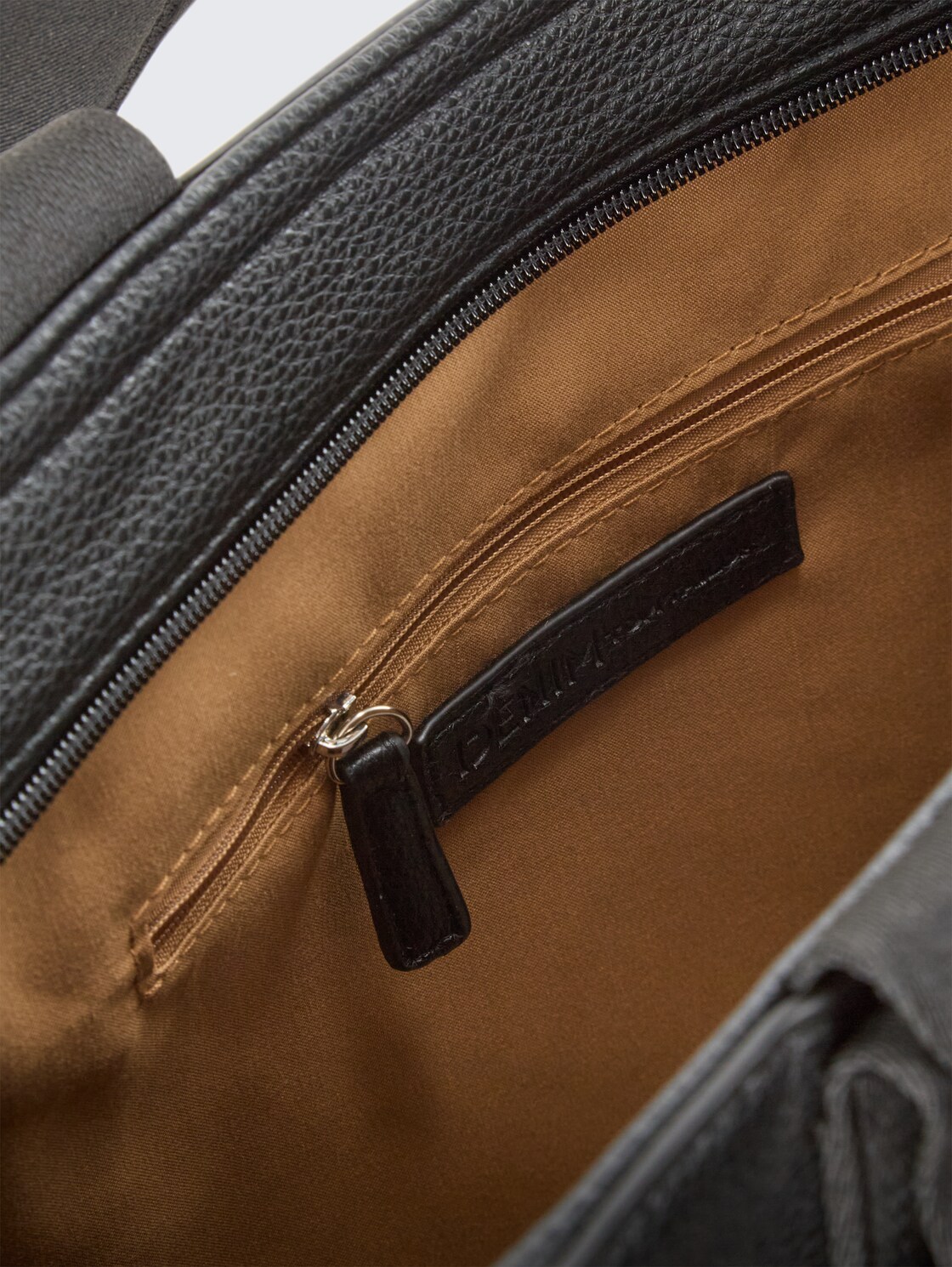 TTAISHA L Shopper aus Lederimitat - schwarz / black - seitliche Produkt-Ansicht 