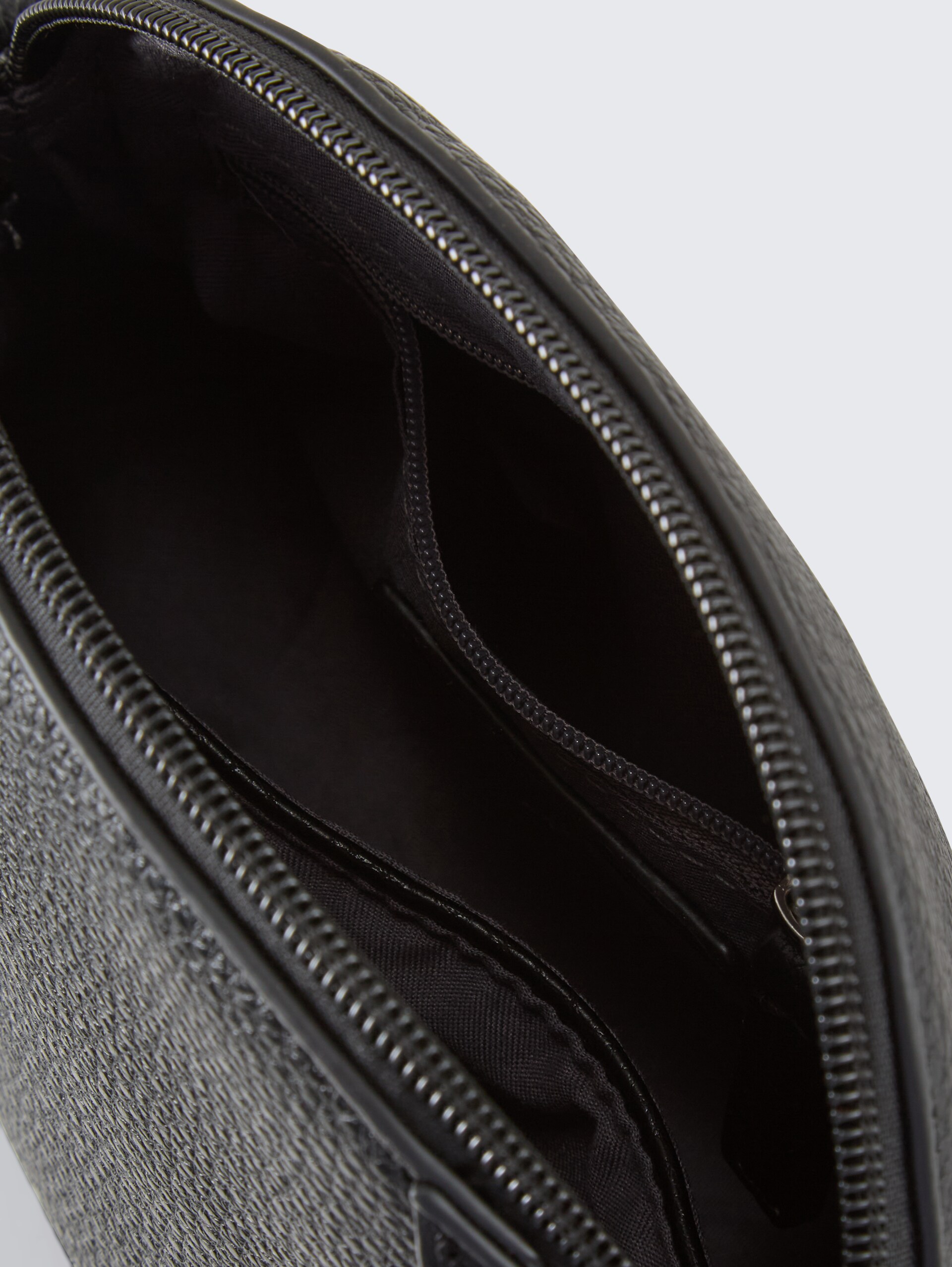 TTDAHLIA S Umhängetasche aus Lederimitat - schwarz / black - seitliche Produkt-Ansicht 