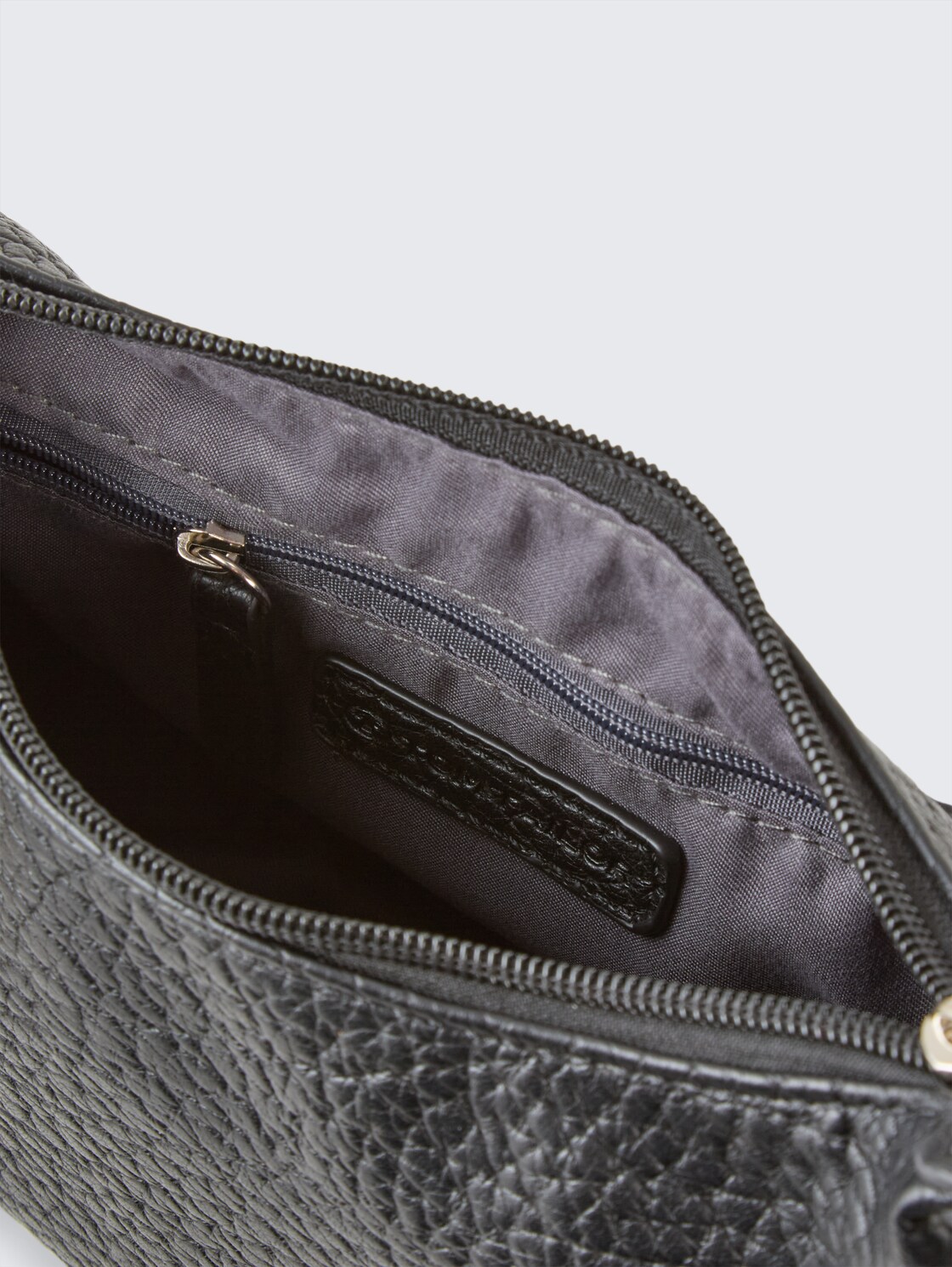 TTEVELINA S Umhängetasche aus genarbtem Lederimitat - schwarz / black - seitliche Produkt-Ansicht 