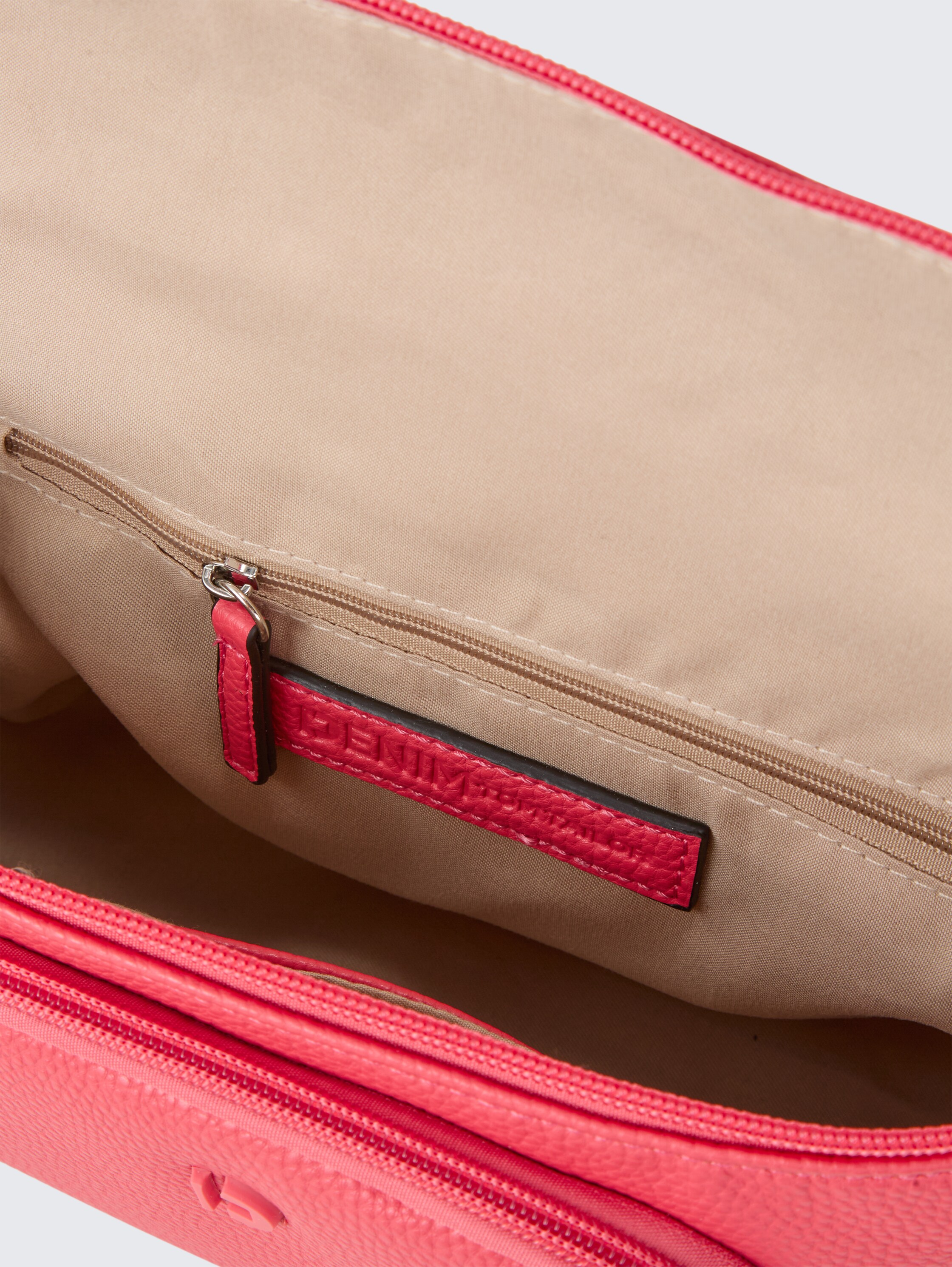 TTFARA M schoudertas van imitatieleer - coralle / coral - zijaanzicht product 