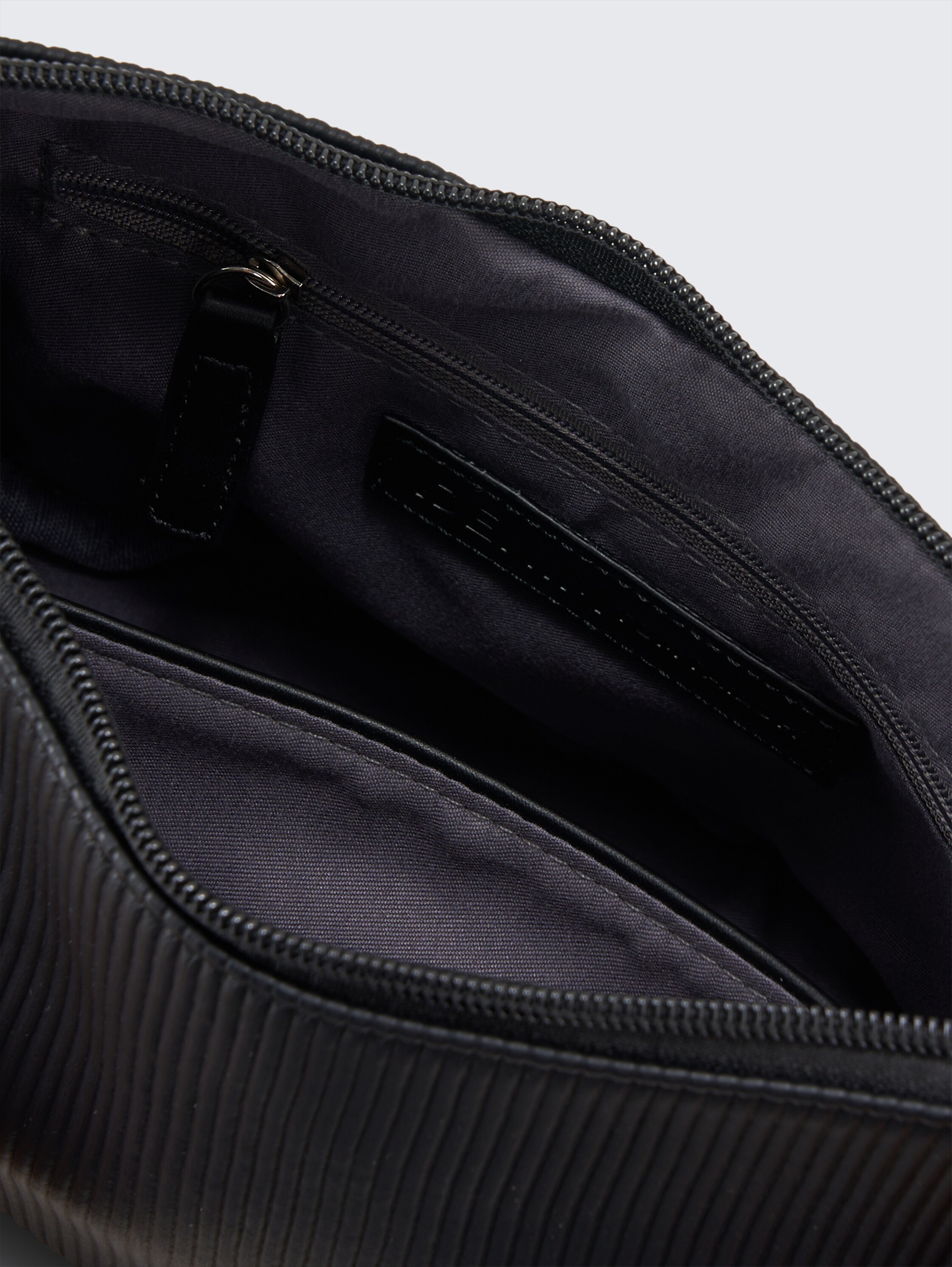 TTLIRIEL CORD M Umhängetasche aus Lederimitat - schwarz_black - 