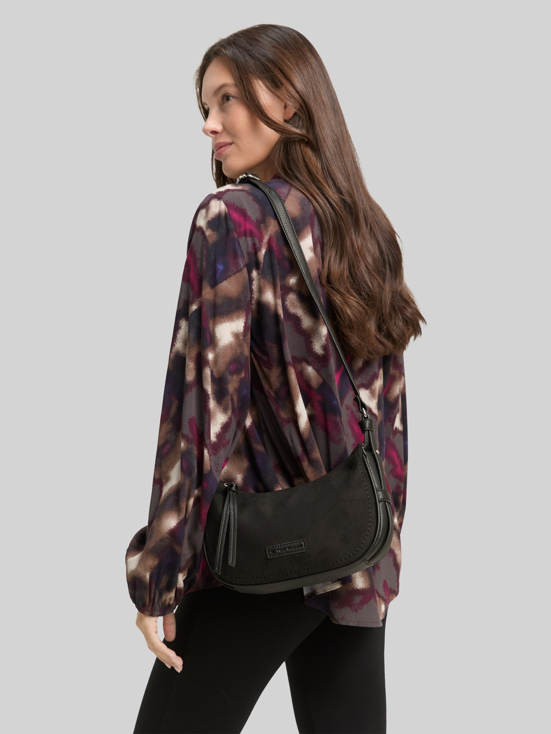 TTLYSA S shoulder bag in suede look - schwarz / black - side model view