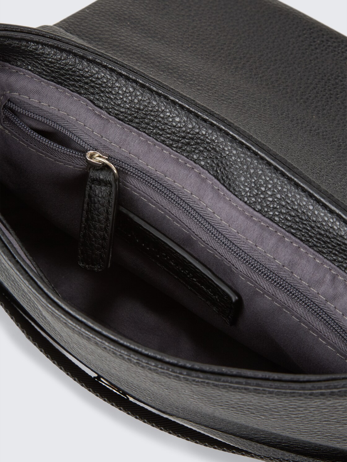 TTMARLOW M Umhängetasche mit Logo-Detail - schwarz / black - seitliche Produkt-Ansicht 