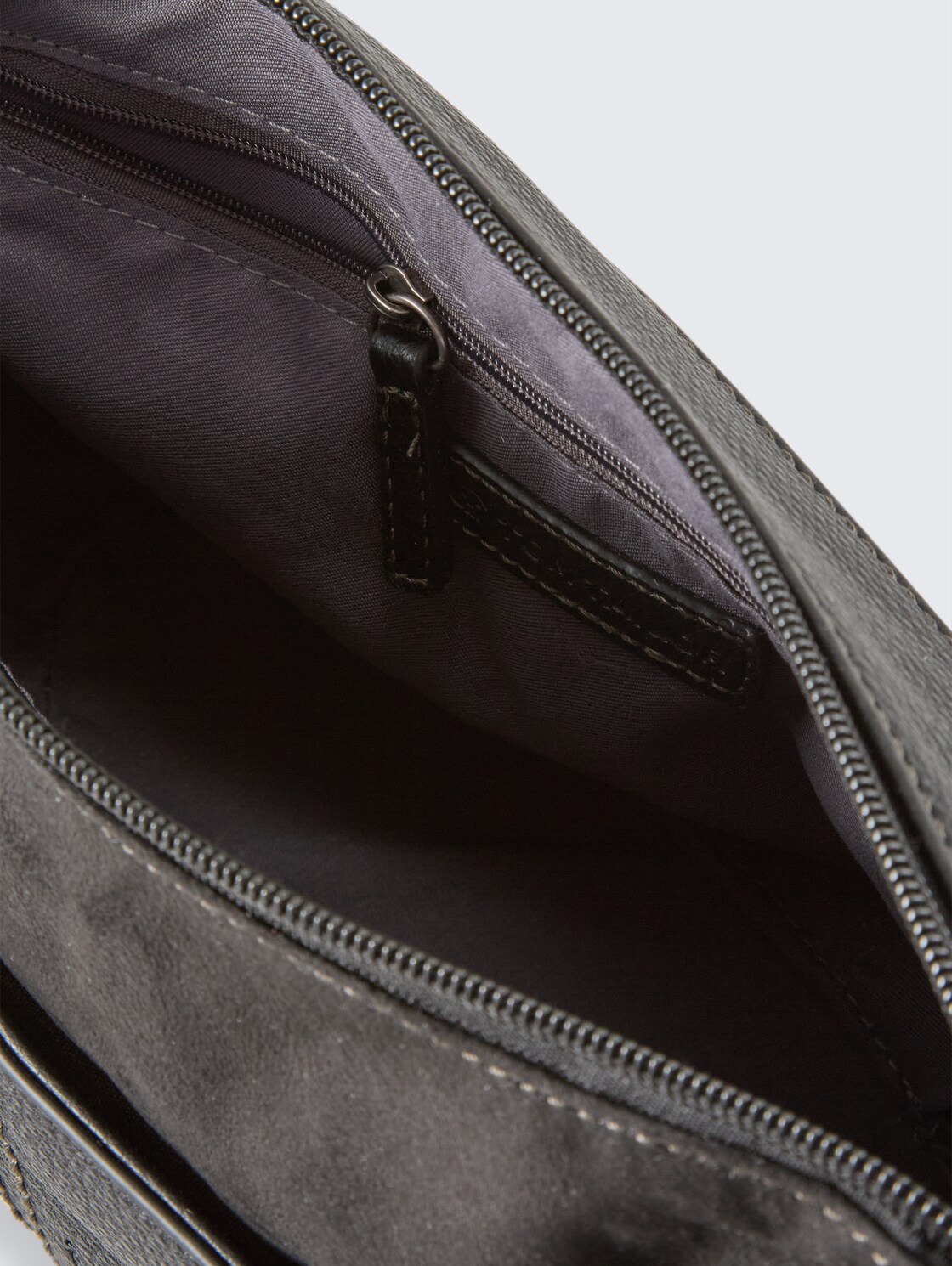 TTMIHA Umhängetasche mit Material-Mix - schwarz / black - seitliche Produkt-Ansicht 