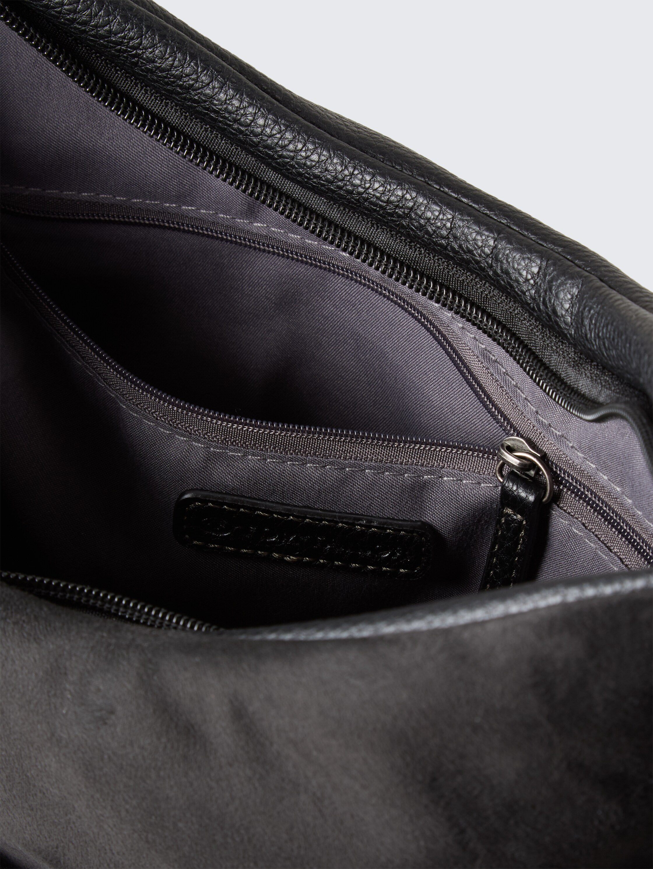 TTMIHA M Umhängetasche mit Material-Mix - schwarz / black - seitliche Produkt-Ansicht 