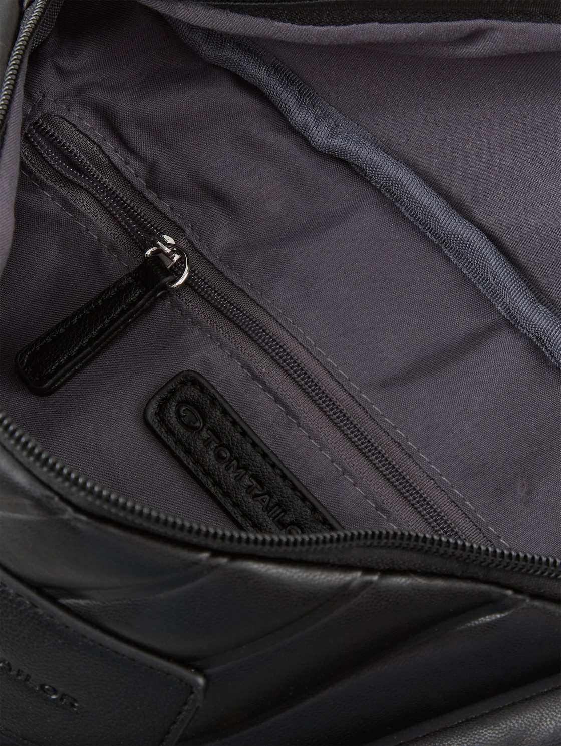 TTMIRELA Gürteltasche mit Wattierung - schwarz / black - seitliche Produkt-Ansicht 