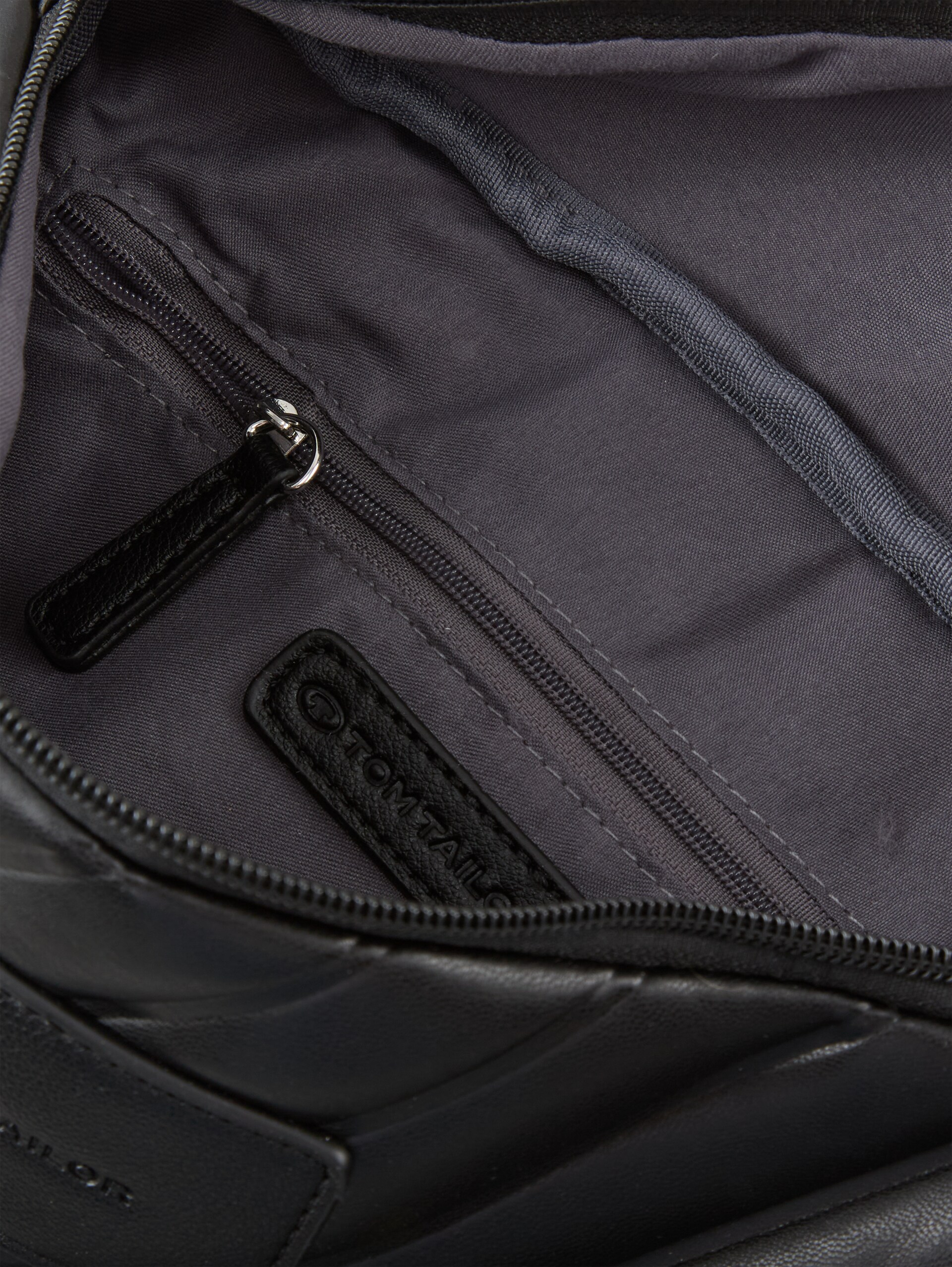 TTMIRELA Gürteltasche mit Wattierung - schwarz / black - seitliche Produkt-Ansicht 