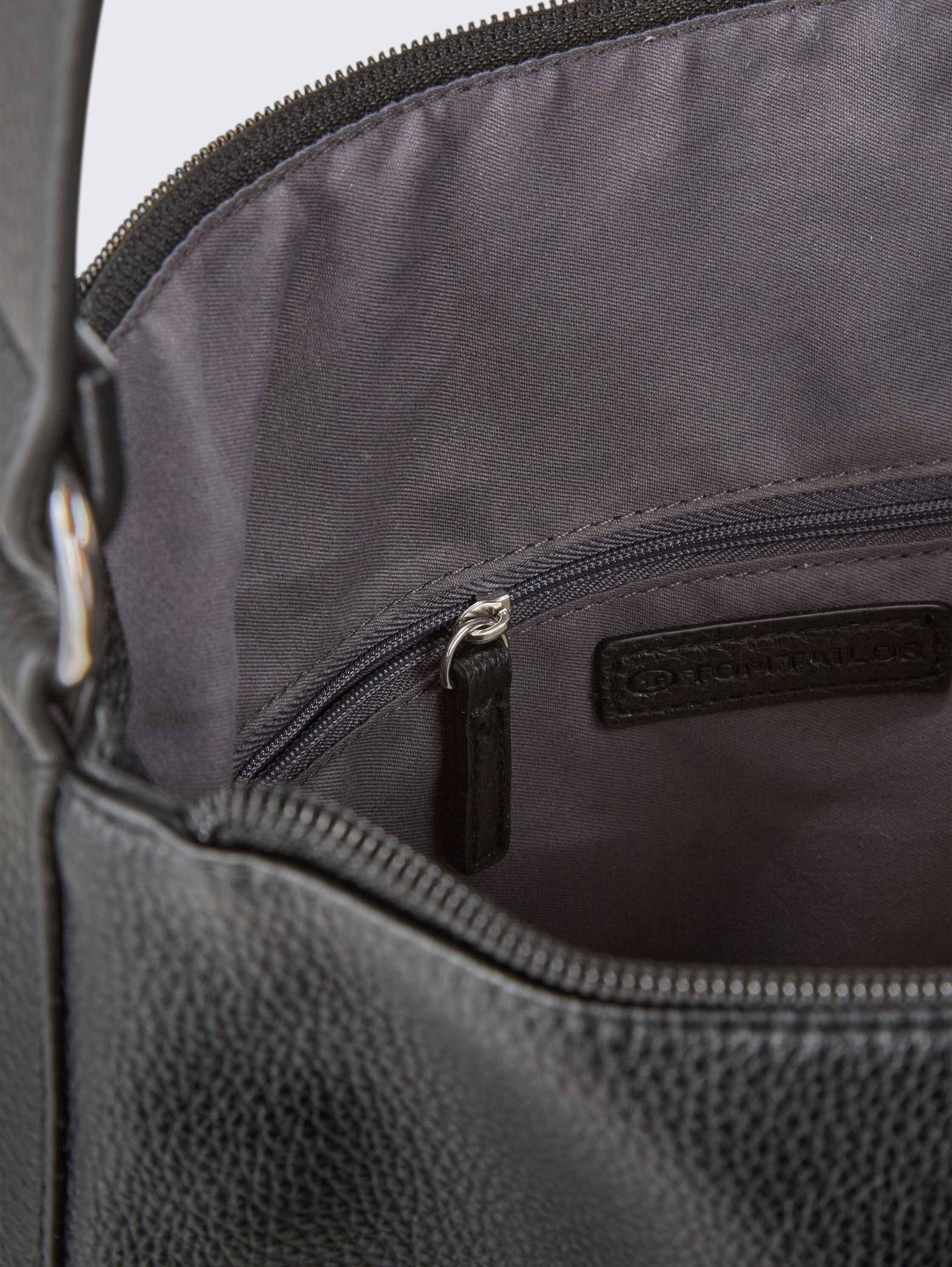 TTOLIVE M Beuteltasche mit abnehmbarem Anhänger - schwarz / black - seitliche Produkt-Ansicht 