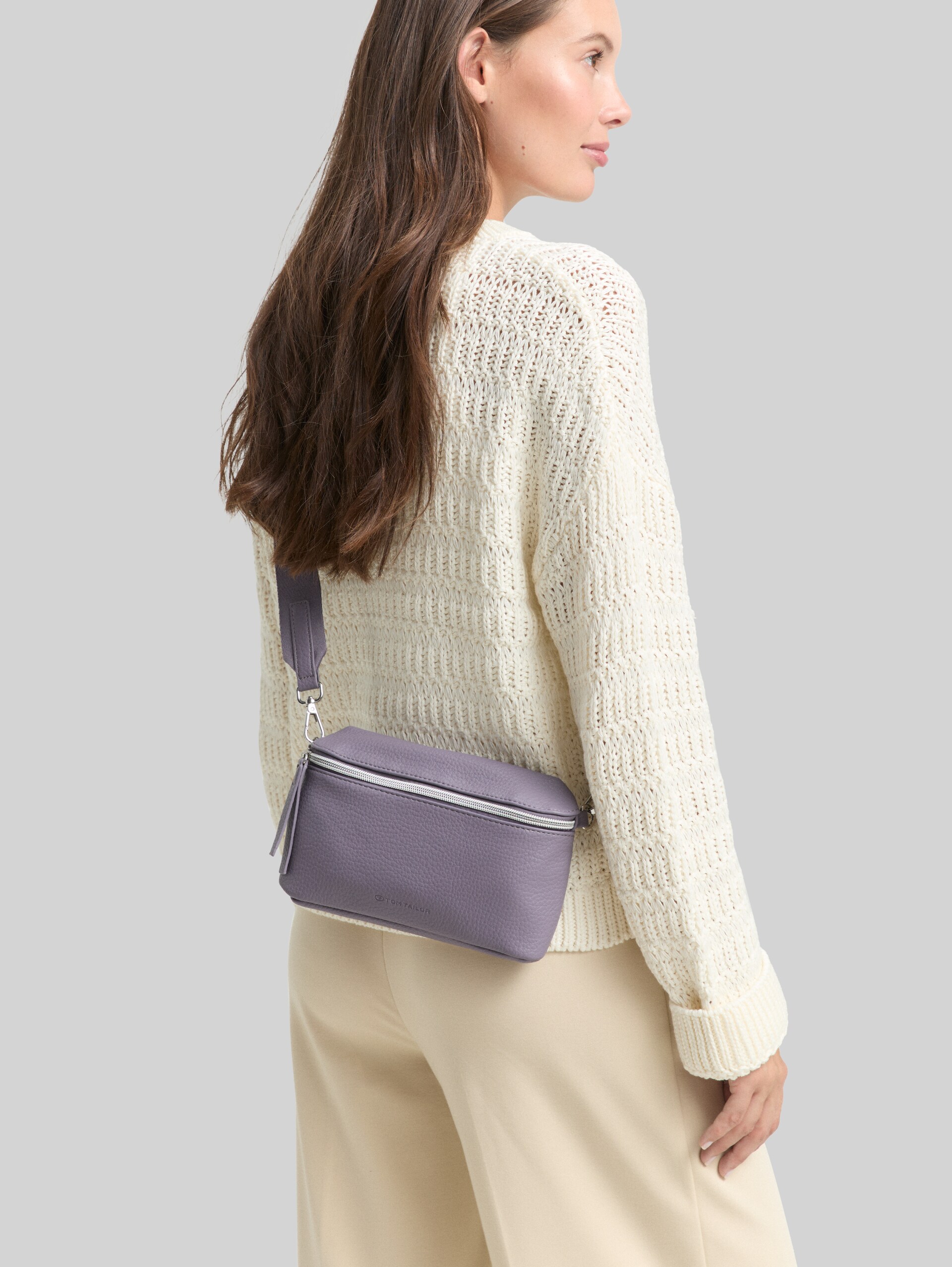 TTORLA faux leather belt bag - lila / lilac - side model view
