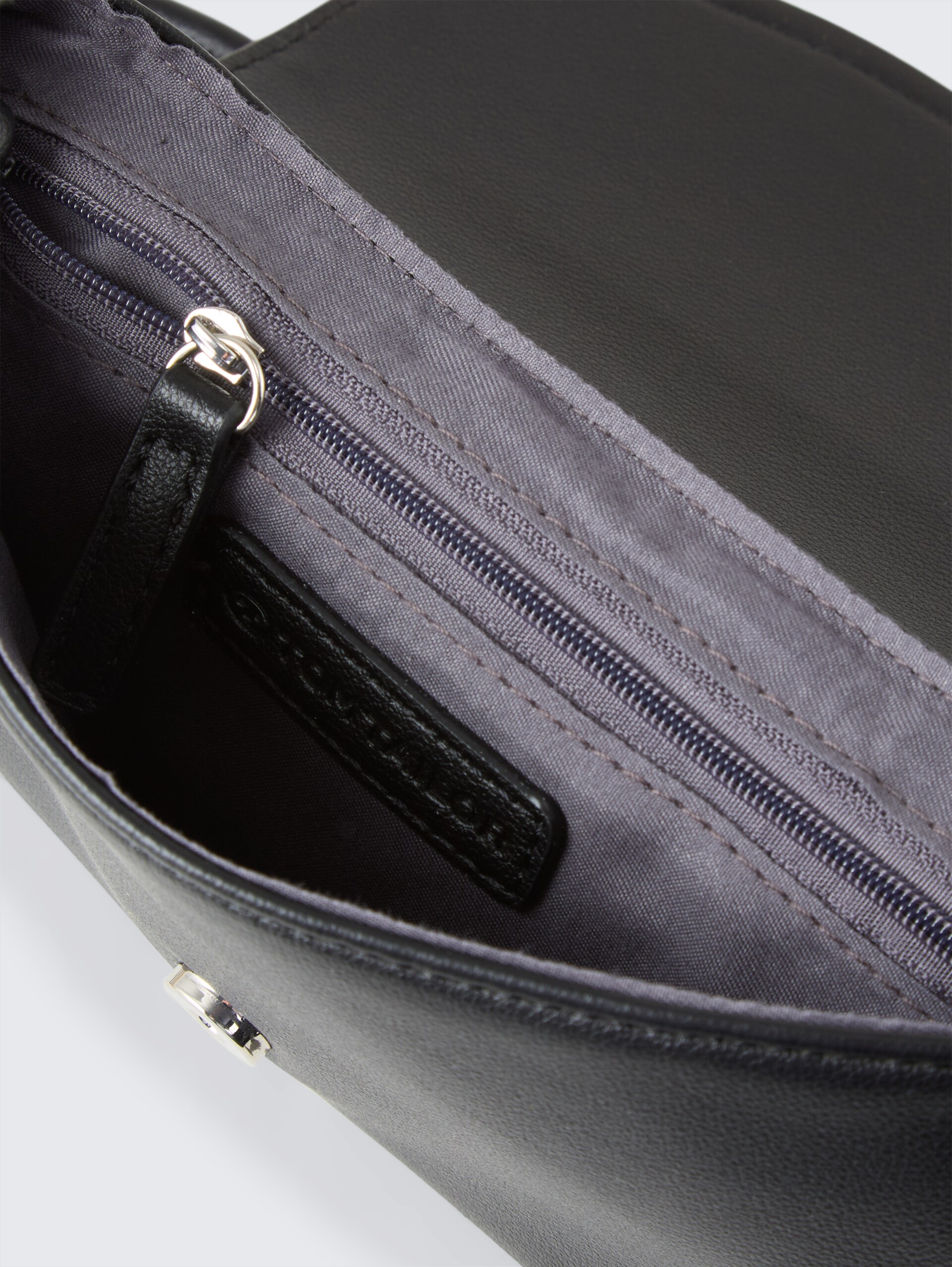 TTRISSA XS Umhängetasche mit Umschlag - schwarz / black - seitliche Produkt-Ansicht 