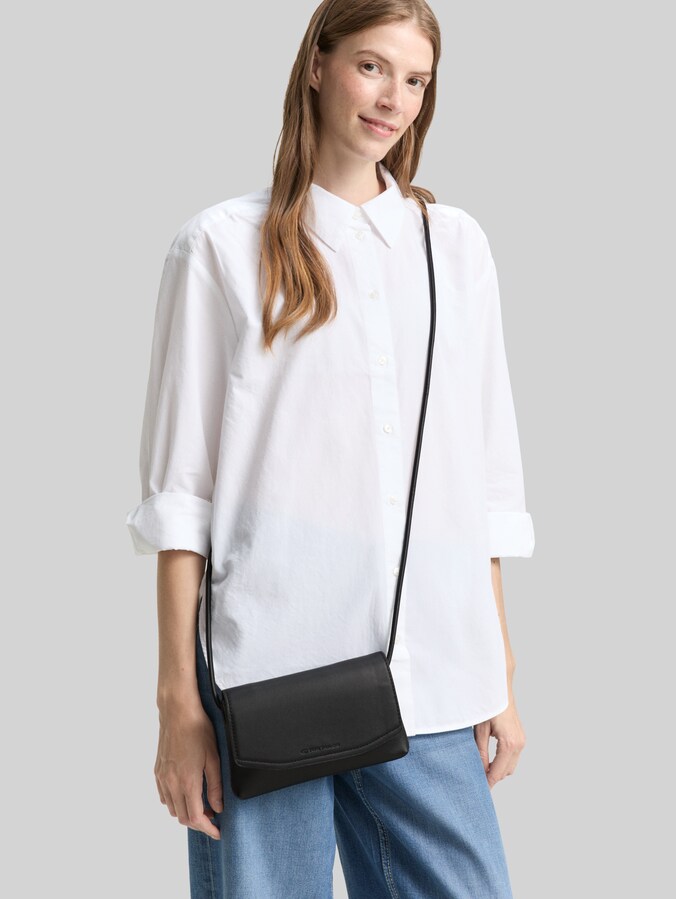 TTRISSA XS Sac à bandoulière avec rabat par Women, schwarz / black