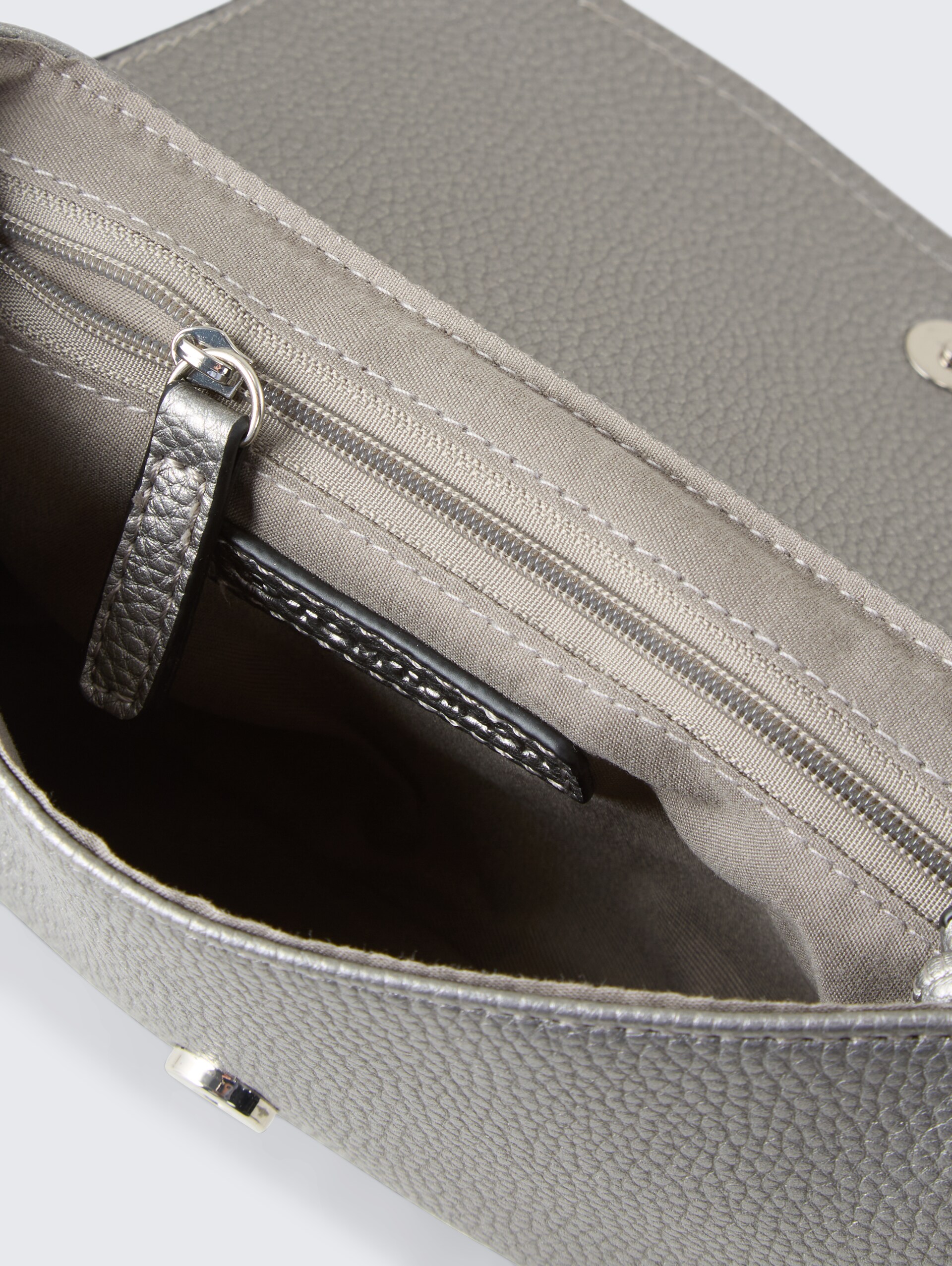 TTRISSA XS schoudertas met klep - metallic grey - zijaanzicht product 