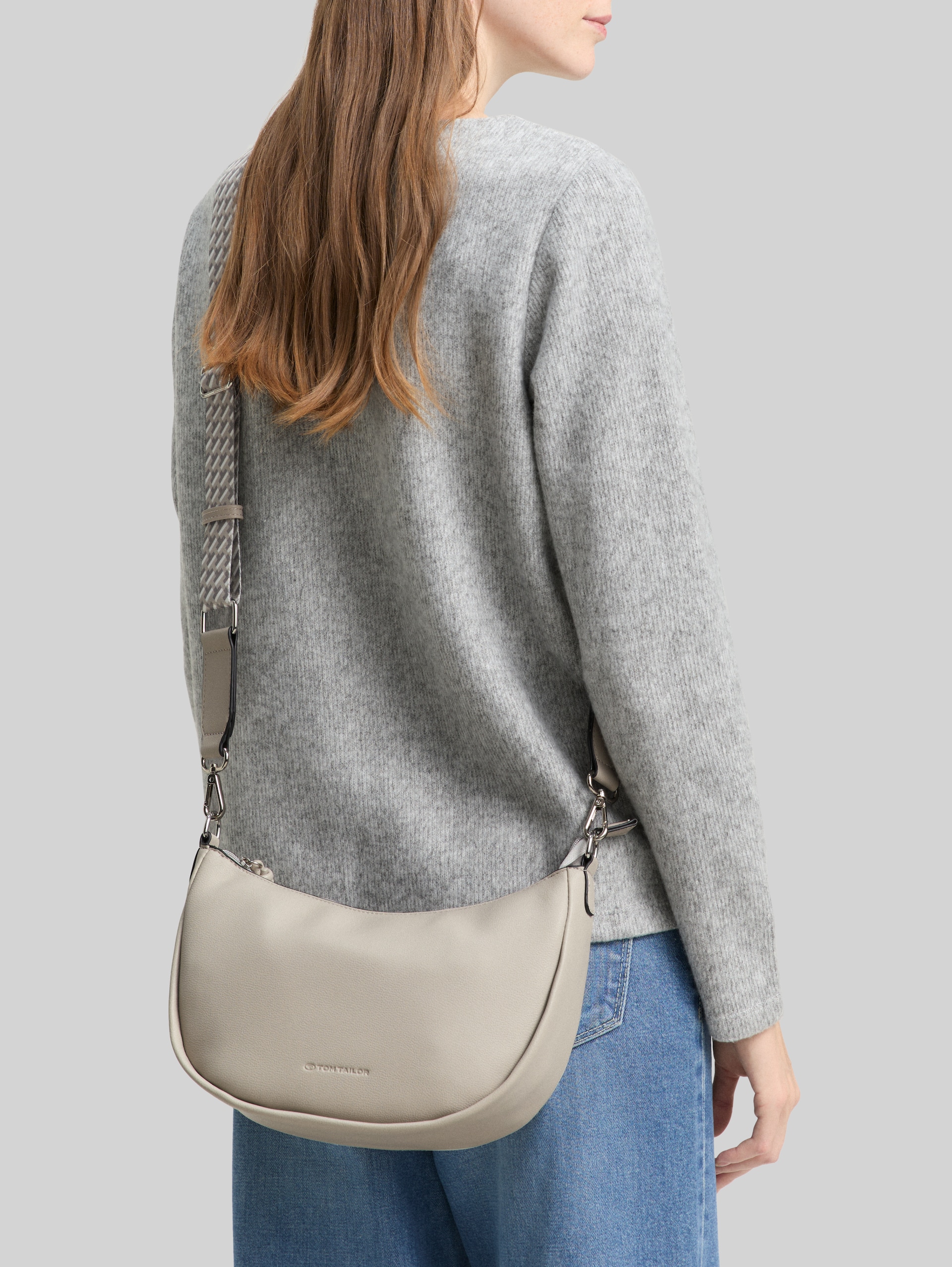 TTTATIANA shoulder bag with patterned woven strap - grey - side model view